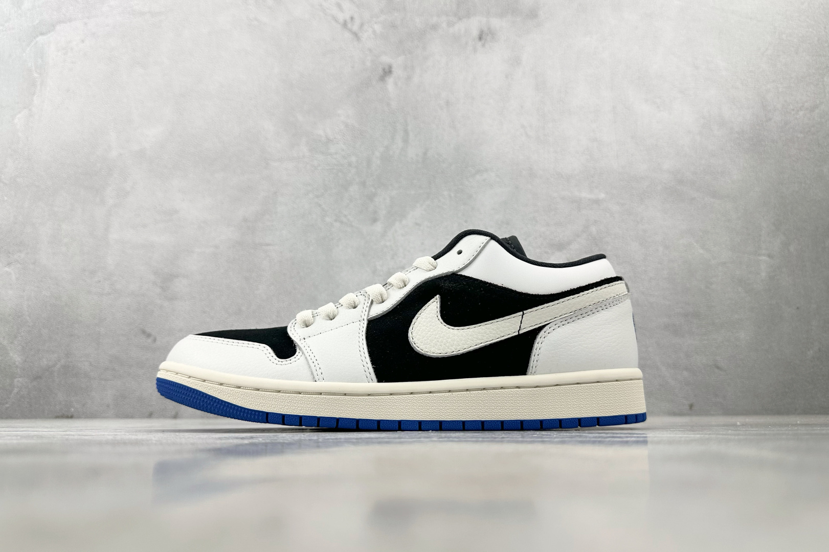 210 Jordan Air Jordan 1 low 黑白 HQ0764-001