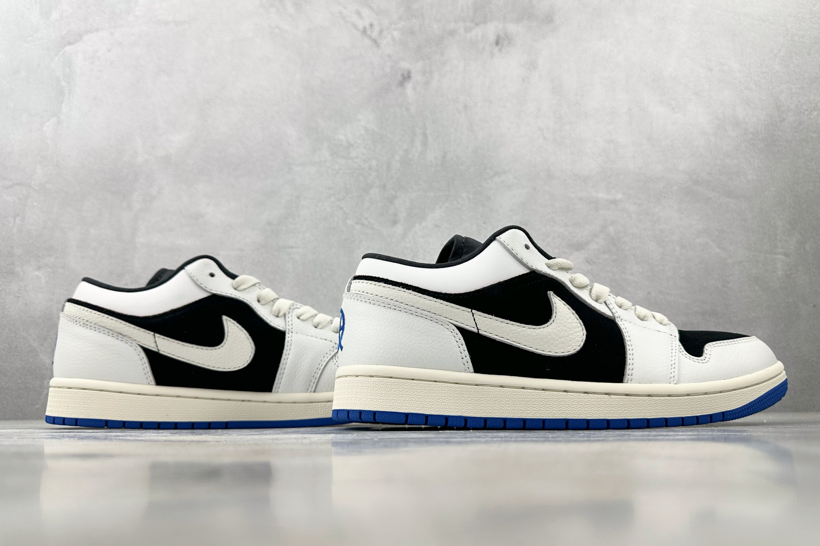 210 Jordan Air Jordan 1 low 黑白 HQ0764-001