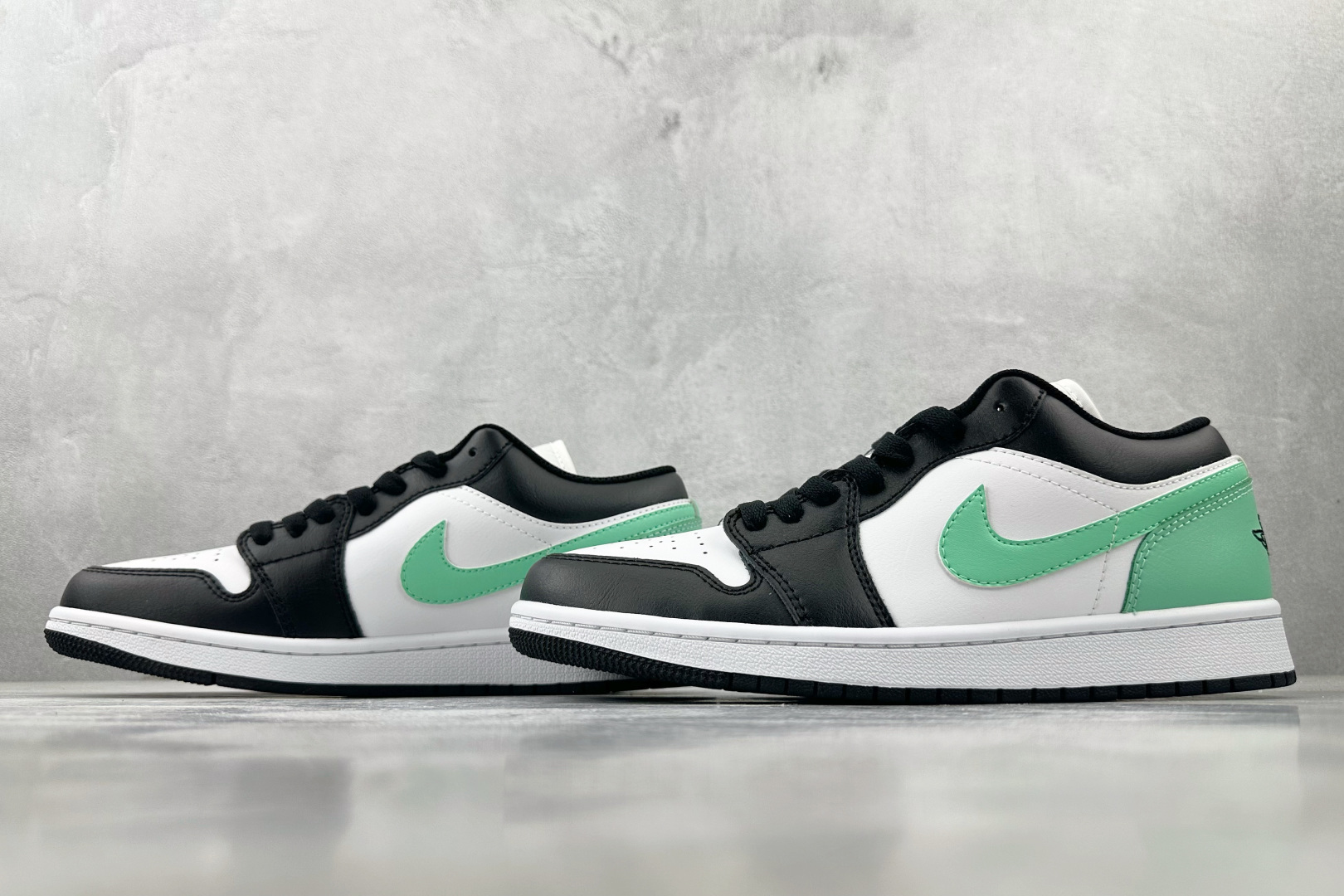 图片[5]-OT  打破市场垄断 顶级过验品质 一流品控免检产品 配色持续更新 原鞋开发 还原公司级 定位市场第一梯队 Jordan Air Jordan 1 low 白绿 货号：553558-131 尺码：35.5 36 36.5 37.5 38 38.5 39 40 40.5 41 42 42.5 43 44 44.5 45 46-选品中心