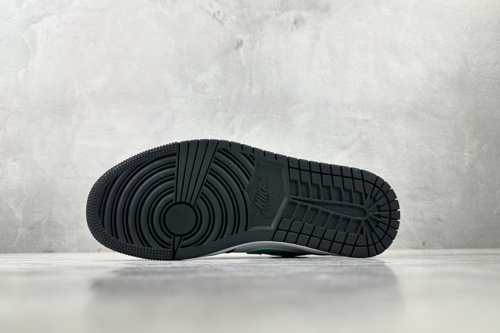 图片[4]-OT  打破市场垄断 顶级过验品质 一流品控免检产品 配色持续更新 原鞋开发 还原公司级 定位市场第一梯队 Jordan Air Jordan 1 low 白绿 货号：553558-131 尺码：35.5 36 36.5 37.5 38 38.5 39 40 40.5 41 42 42.5 43 44 44.5 45 46-选品中心