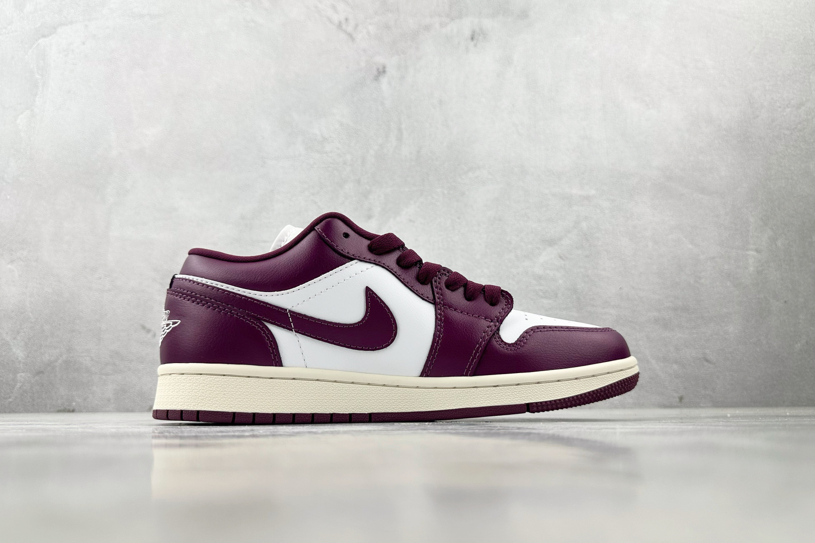 图片[2]-OT  打破市场垄断 顶级过验品质 一流品控免检产品 配色持续更新 原鞋开发 还原公司级 定位市场第一梯队 Jordan Air Jordan 1 low 紫红黑 货号：DC0774-161 尺码：35.5 36 36.5 37.5 38 38.5 39 40 40.5 41 42 42.5 43 44 44.5 45 46-选品中心