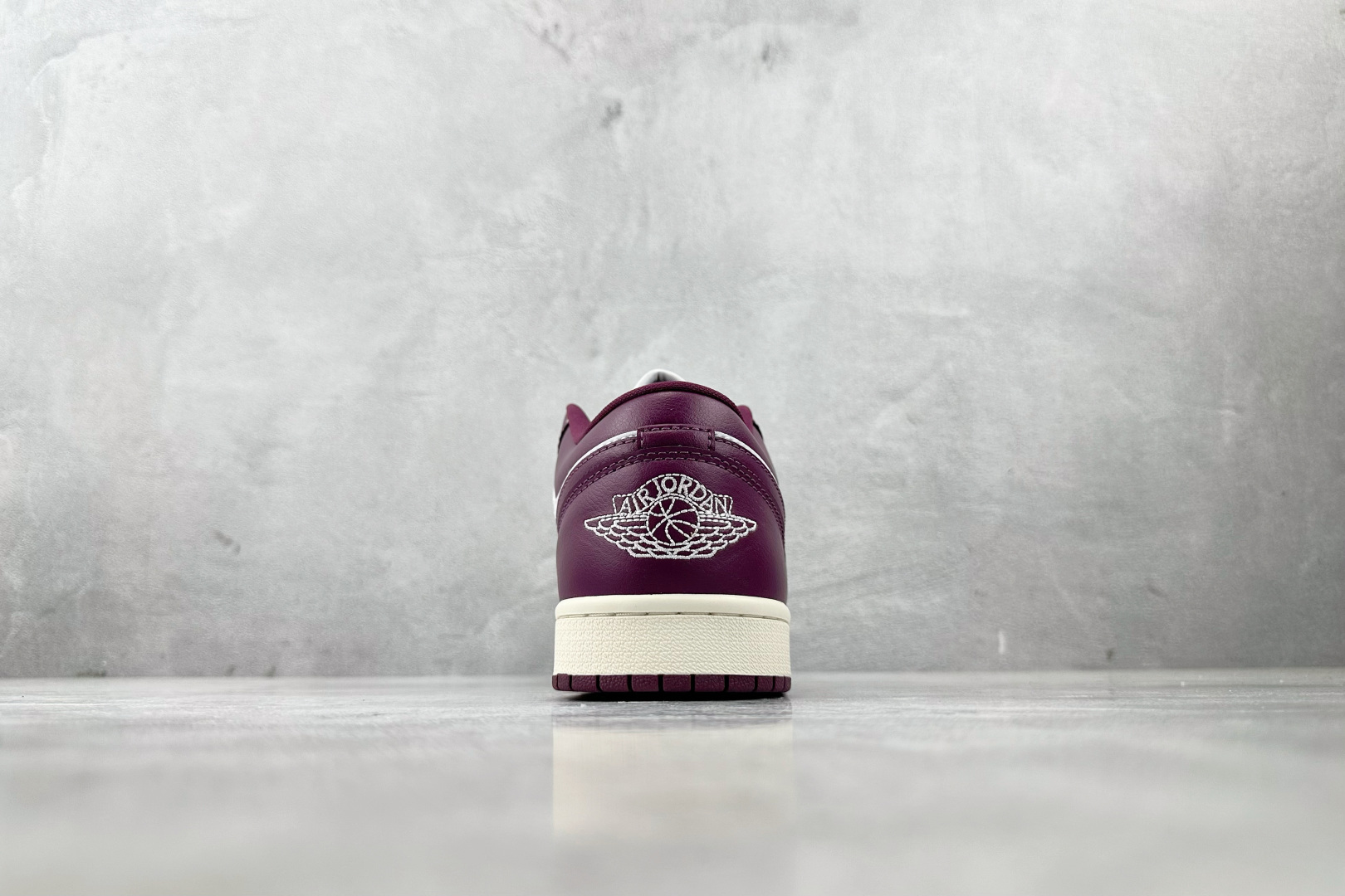 图片[9]-OT  打破市场垄断 顶级过验品质 一流品控免检产品 配色持续更新 原鞋开发 还原公司级 定位市场第一梯队 Jordan Air Jordan 1 low 紫红黑 货号：DC0774-161 尺码：35.5 36 36.5 37.5 38 38.5 39 40 40.5 41 42 42.5 43 44 44.5 45 46-选品中心