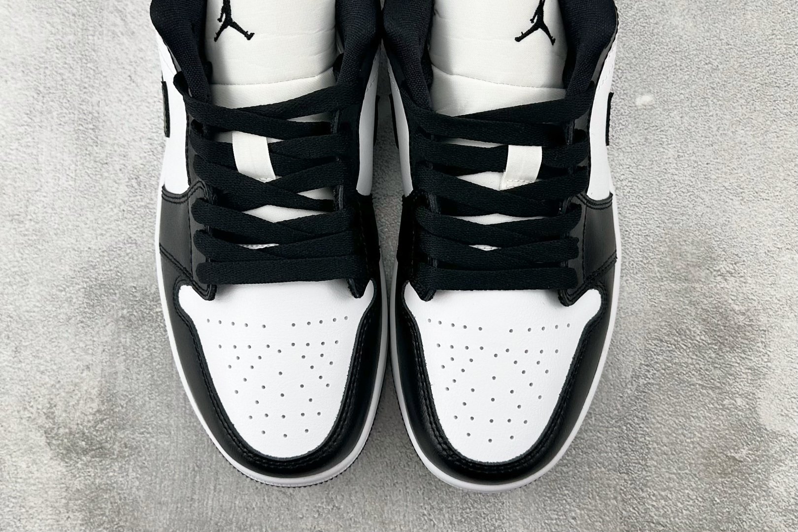 图片[7]-OT  打破市场垄断 顶级过验品质 一流品控免检产品 配色持续更新 原鞋开发 还原公司级 定位市场第一梯队 Jordan Air Jordan 1 low 熊猫 黑白 货号：DC0774-101 尺码：35.5 36 36.5 37.5 38 38.5 39 40 40.5 41 42 42.5 43 44 44.5 45 46-选品中心