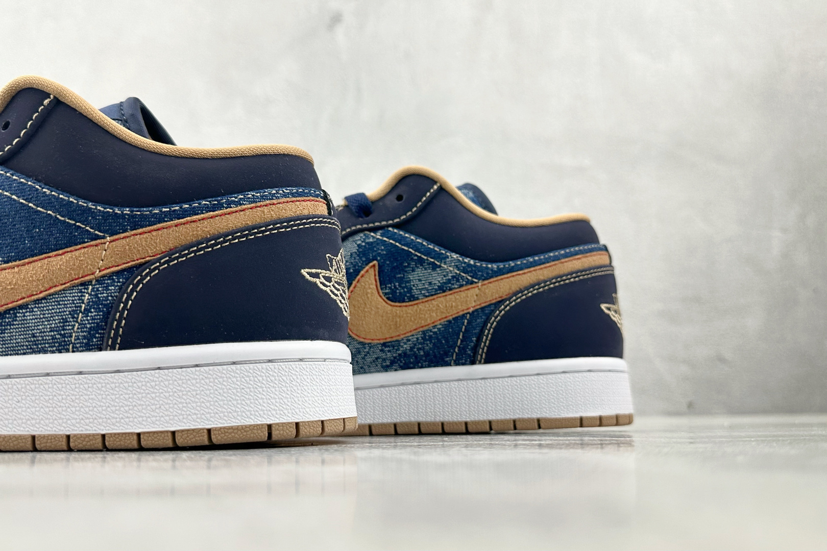 图片[8]-OT  打破市场垄断 顶级过验品质 一流品控免检产品 配色持续更新 原鞋开发 还原公司级 定位市场第一梯队 Jordan Air Jordan 1 low 牛仔蓝 货号：DH1259-400 尺码：35.5 36 36.5 37.5 38 38.5 39 40 40.5 41 42 42.5 43 44 44.5 45 46-选品中心