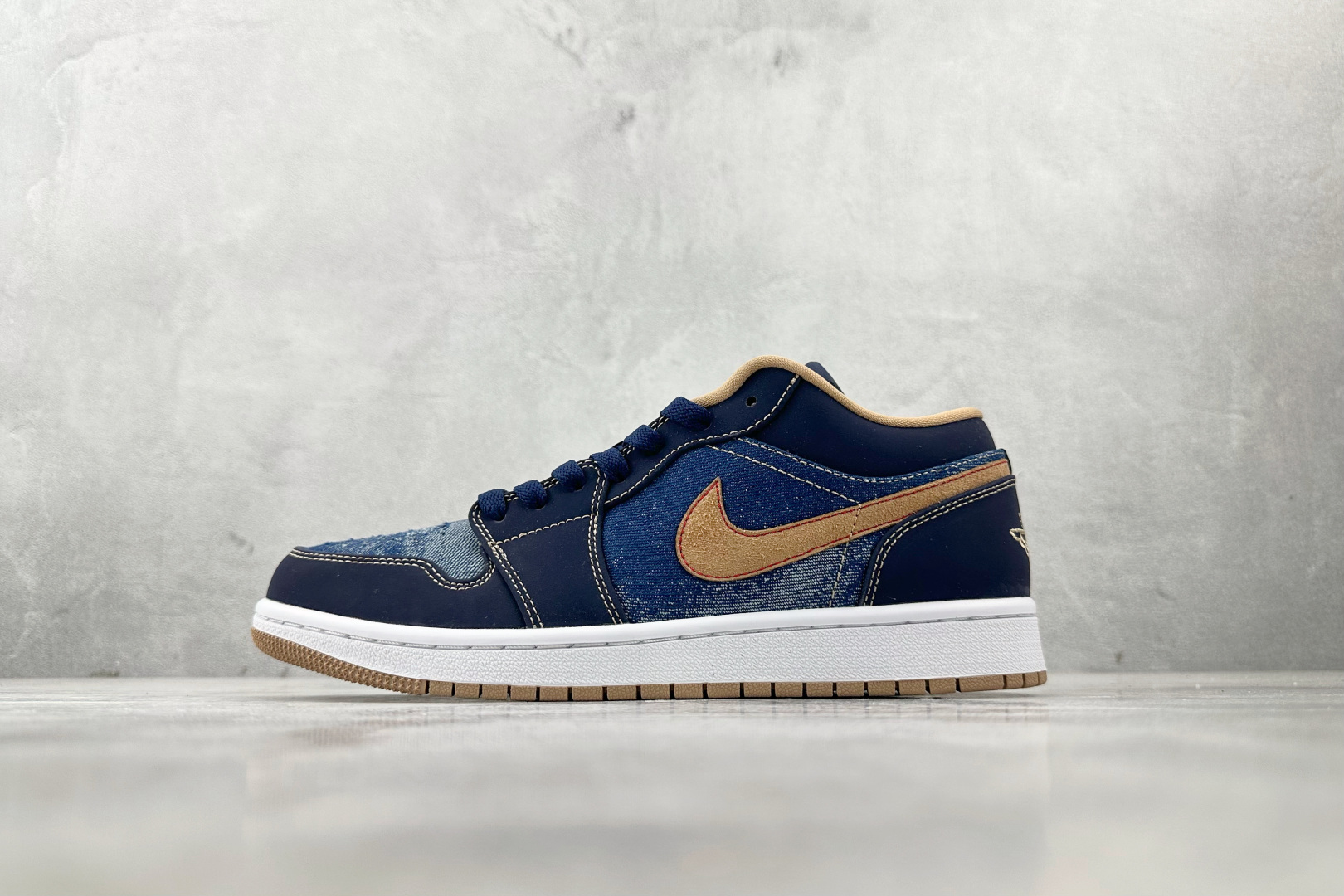 OT  打破市场垄断 顶级过验品质 一流品控免检产品 配色持续更新 原鞋开发 还原公司级 定位市场第一梯队 Jordan Air Jordan 1 low 牛仔蓝 货号：DH1259-400 尺码：35.5 36 36.5 37.5 38 38.5 39 40 40.5 41 42 42.5 43 44 44.5 45 46-选品中心