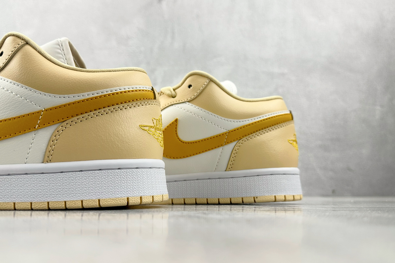 图片[8]-OT  打破市场垄断 顶级过验品质 一流品控免检产品 配色持续更新 原鞋开发 还原公司级 定位市场第一梯队 Jordan Air Jordan 1 low 米黄 货号：DC0774-170 尺码：35.5 36 36.5 37.5 38 38.5 39 40 40.5 41 42 42.5 43 44 44.5 45 46-选品中心