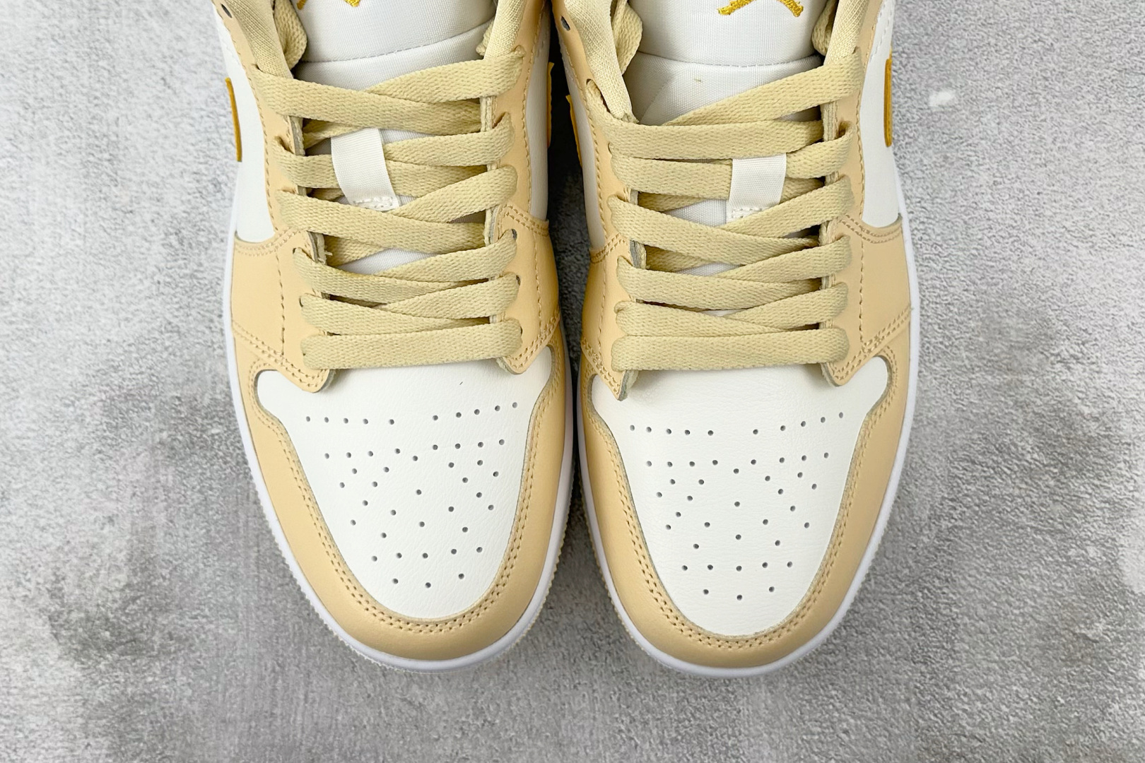 图片[7]-OT  打破市场垄断 顶级过验品质 一流品控免检产品 配色持续更新 原鞋开发 还原公司级 定位市场第一梯队 Jordan Air Jordan 1 low 米黄 货号：DC0774-170 尺码：35.5 36 36.5 37.5 38 38.5 39 40 40.5 41 42 42.5 43 44 44.5 45 46-选品中心