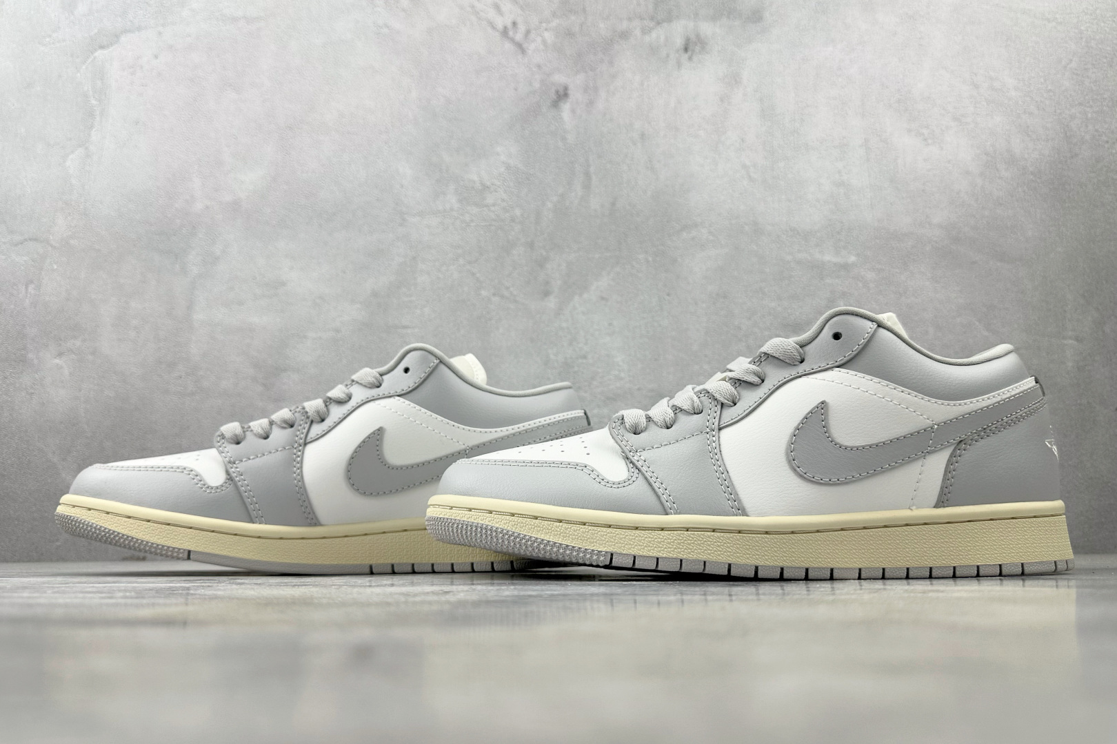 图片[5]-OT  打破市场垄断 顶级过验品质 一流品控免检产品 配色持续更新 原鞋开发 还原公司级 定位市场第一梯队 Jordan Air Jordan 1 low 灰白 货号：DC0774-103 尺码：35.5 36 36.5 37.5 38 38.5 39 40 40.5 41 42 42.5 43 44 44.5 45 46-选品中心