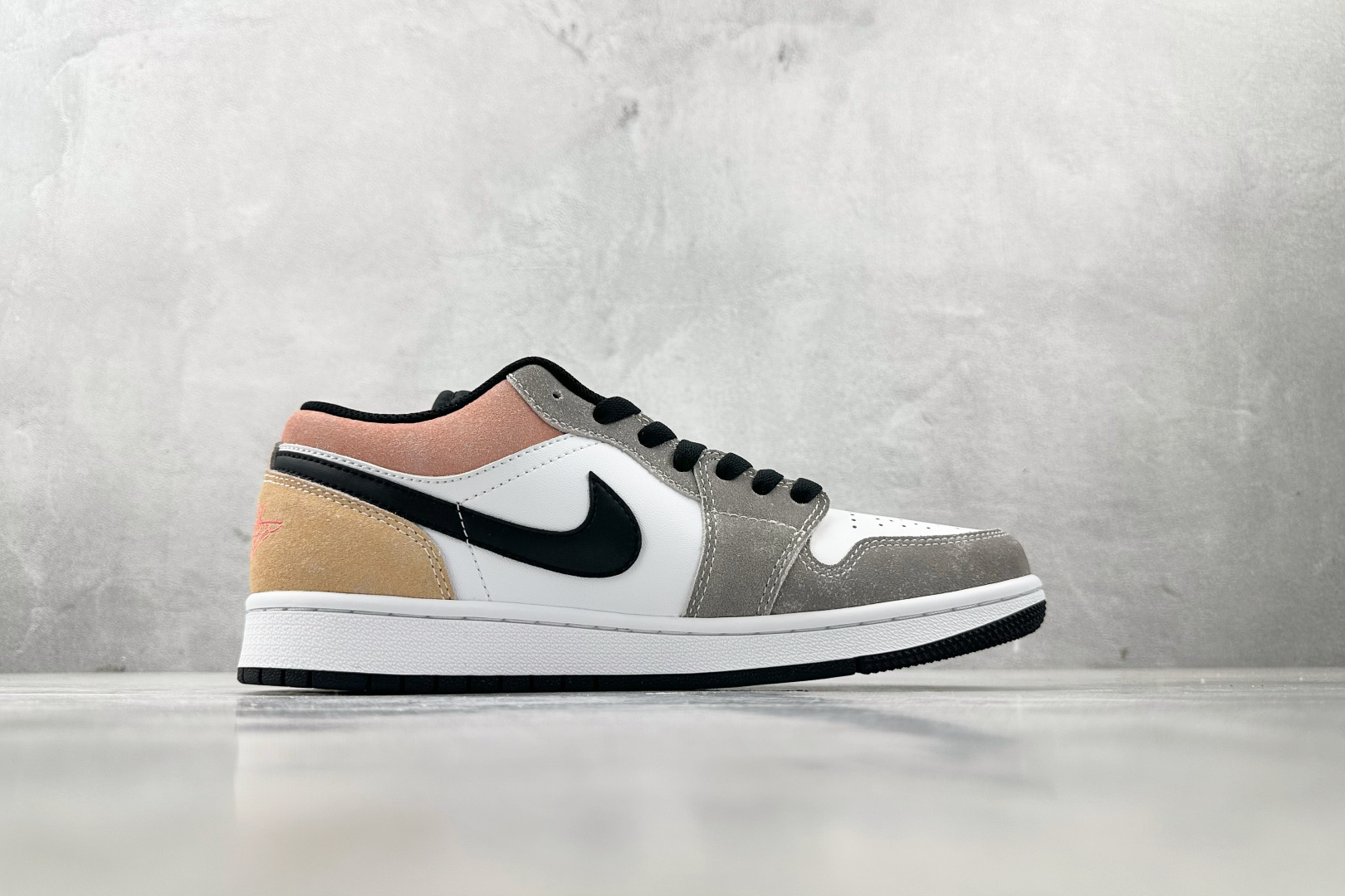 图片[2]-OT  打破市场垄断 顶级过验品质 一流品控免检产品 配色持续更新 原鞋开发 还原公司级 定位市场第一梯队 Jordan Air Jordan 1 low 黑白灰 货号：DX4334-008 尺码：35.5 36 36.5 37.5 38 38.5 39 40 40.5 41 42 42.5 43 44 44.5 45 46-选品中心