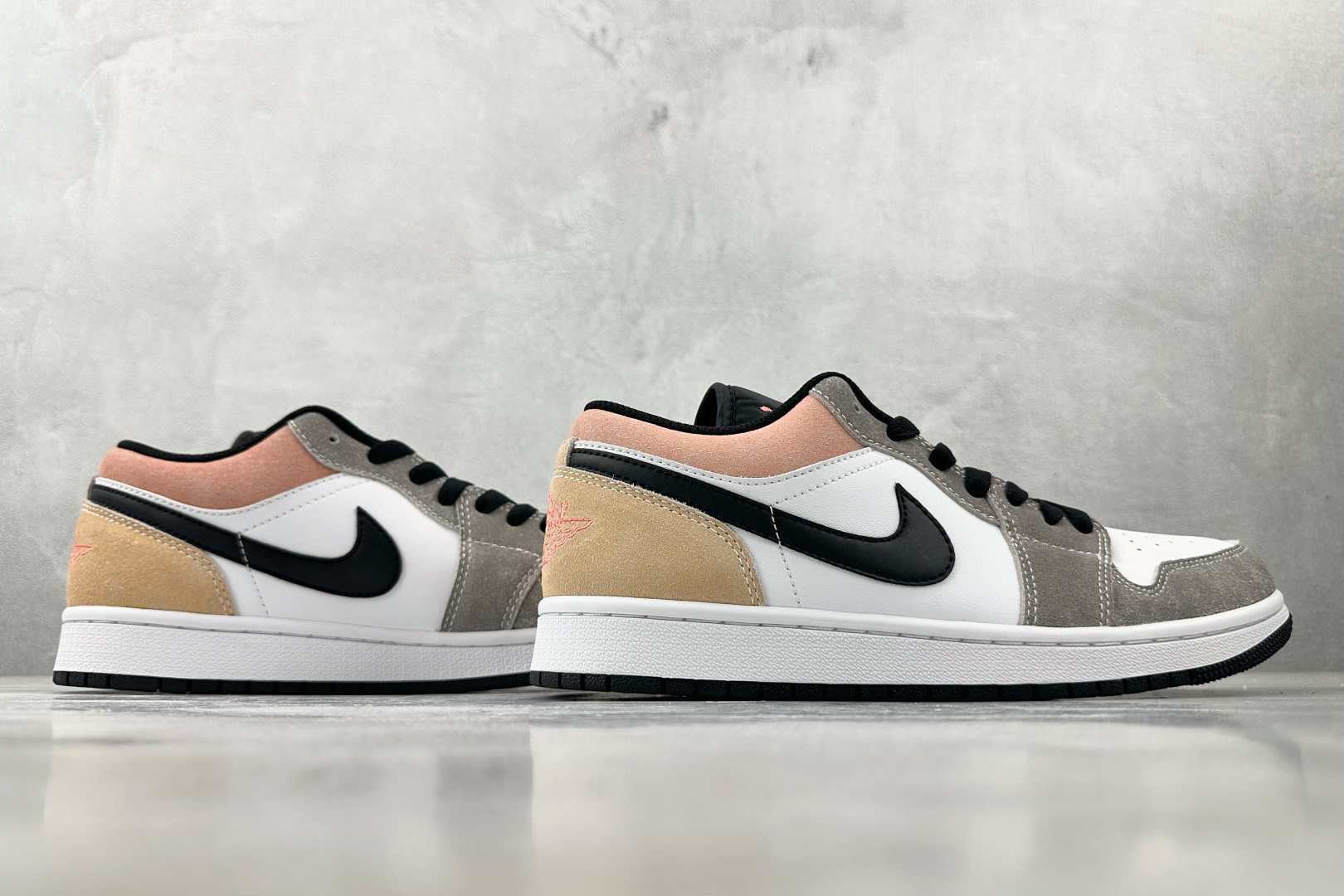 图片[6]-OT  打破市场垄断 顶级过验品质 一流品控免检产品 配色持续更新 原鞋开发 还原公司级 定位市场第一梯队 Jordan Air Jordan 1 low 黑白灰 货号：DX4334-008 尺码：35.5 36 36.5 37.5 38 38.5 39 40 40.5 41 42 42.5 43 44 44.5 45 46-选品中心