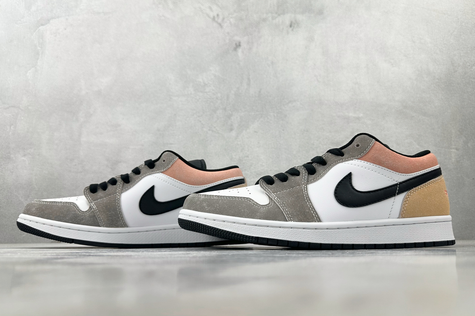 图片[5]-OT  打破市场垄断 顶级过验品质 一流品控免检产品 配色持续更新 原鞋开发 还原公司级 定位市场第一梯队 Jordan Air Jordan 1 low 黑白灰 货号：DX4334-008 尺码：35.5 36 36.5 37.5 38 38.5 39 40 40.5 41 42 42.5 43 44 44.5 45 46-选品中心