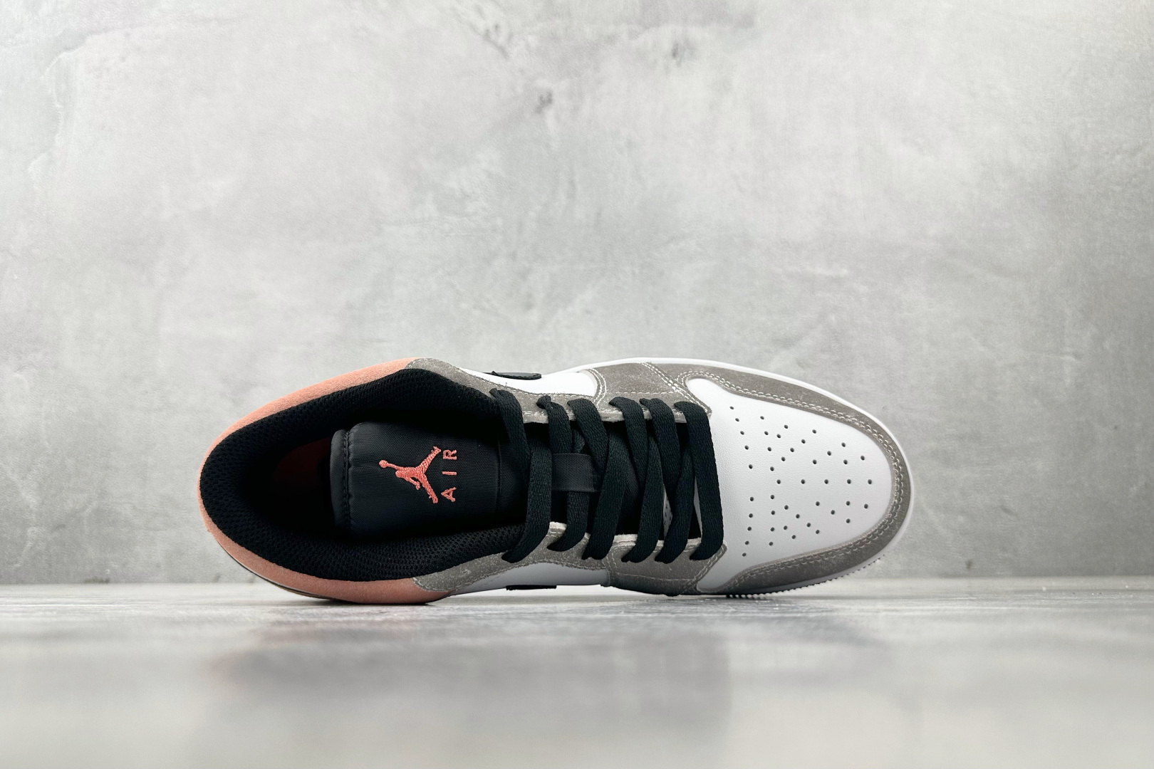 图片[3]-OT  打破市场垄断 顶级过验品质 一流品控免检产品 配色持续更新 原鞋开发 还原公司级 定位市场第一梯队 Jordan Air Jordan 1 low 黑白灰 货号：DX4334-008 尺码：35.5 36 36.5 37.5 38 38.5 39 40 40.5 41 42 42.5 43 44 44.5 45 46-选品中心