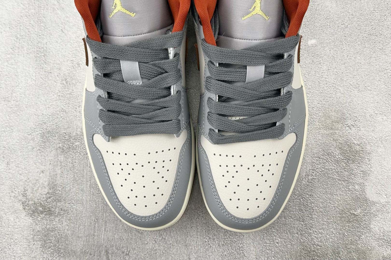 图片[7]-OT  打破市场垄断 顶级过验品质 一流品控免检产品 配色持续更新 原鞋开发 还原公司级 定位市场第一梯队 Jordan Air Jordan 1 low 蓝白 货号：FZ5045-091 尺码：35.5 36 36.5 37.5 38 38.5 39 40 40.5 41 42 42.5 43 44 44.5 45 46-选品中心