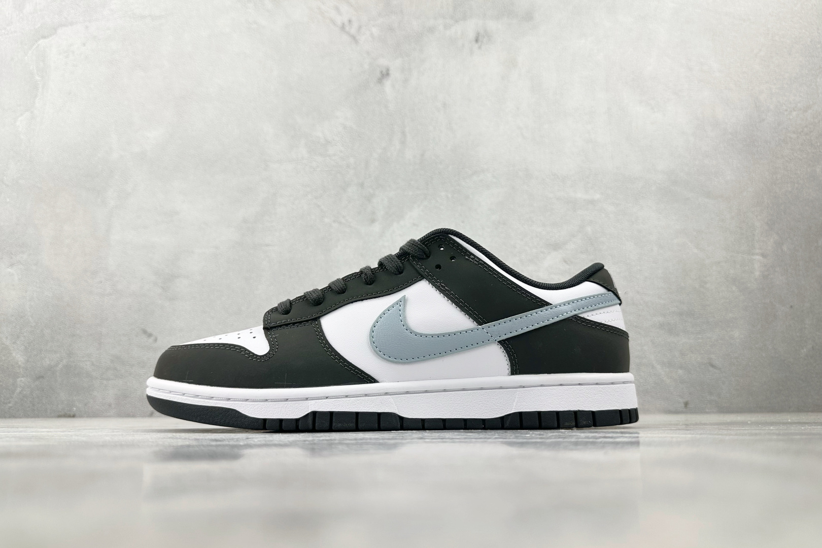 YC  Nike Dunk Low Midnight Navy Light Blue黑白色 货号：IB3079-100 尺码：40 40.5 41 42 42.5 43 44 44.5 45 46-选品中心
