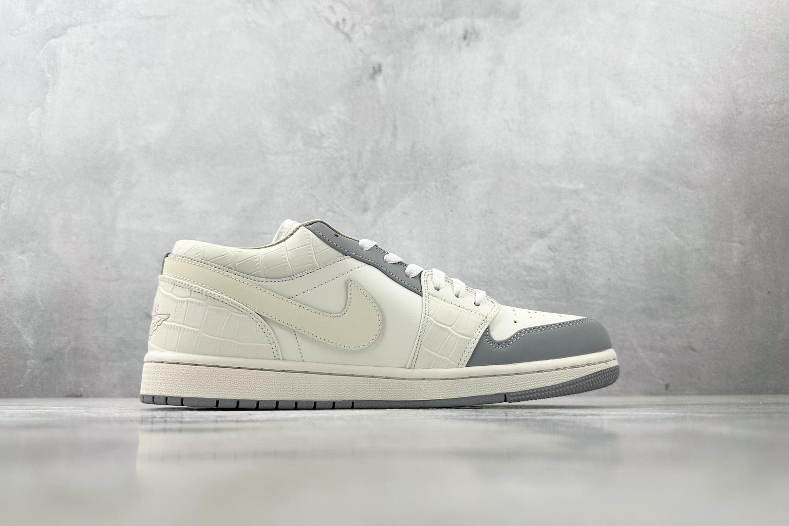 图片[2]-K版  综合版 Jordan Air Jordan 1 米白 货号：IH7323-100 尺码：36 36.5 37 38.5 39 40 40.5 41 42 42.5 43 44 44.5 45 46-选品中心