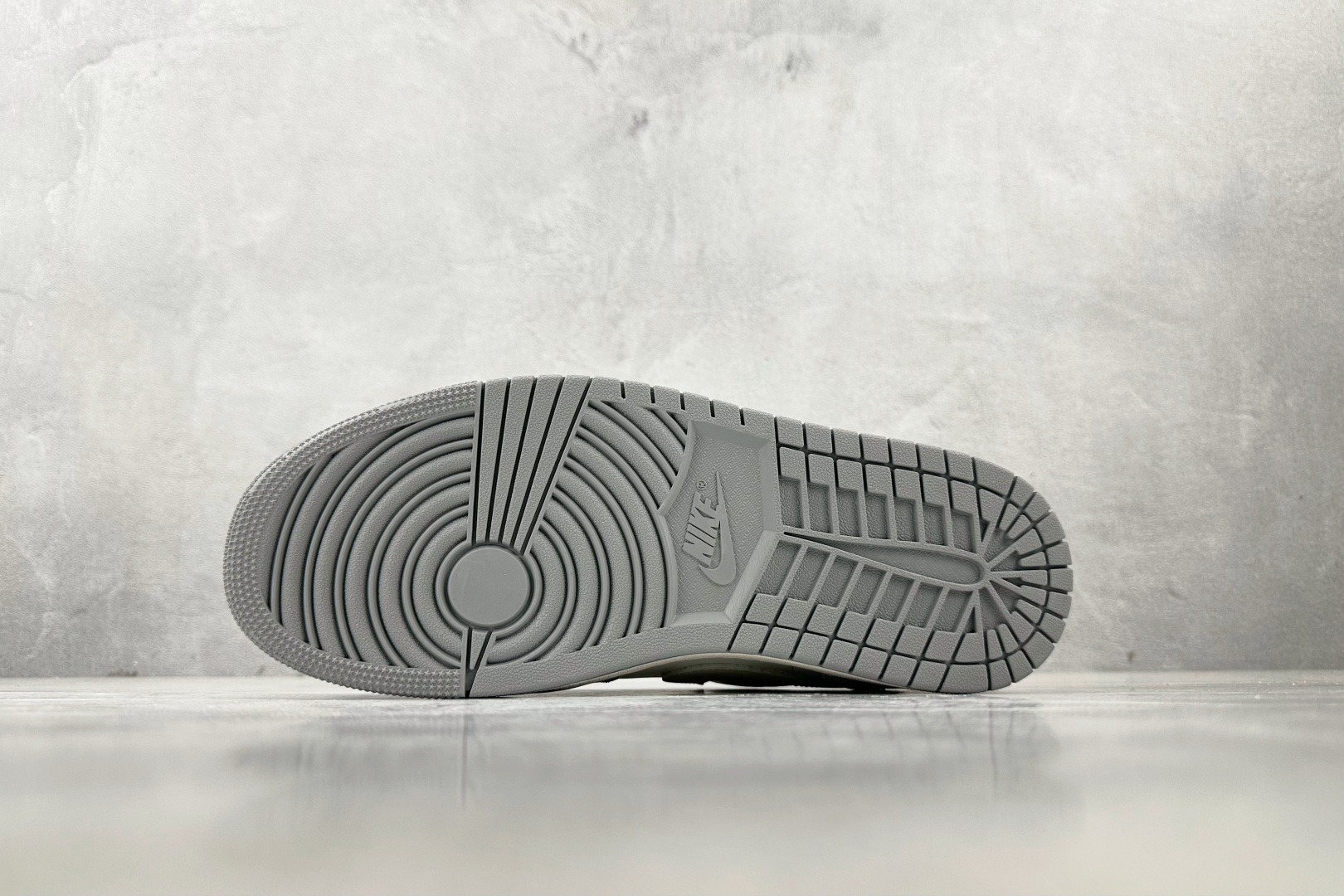 图片[4]-K版  综合版 Jordan Air Jordan 1 米白 货号：IH7323-100 尺码：36 36.5 37 38.5 39 40 40.5 41 42 42.5 43 44 44.5 45 46-选品中心