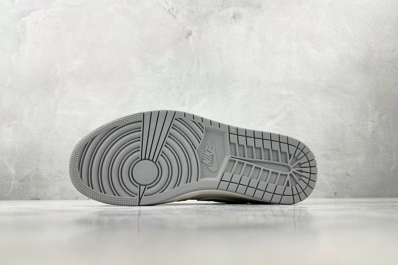 图片[4]-XC  Jordan Air Jordan 1 米白 货号：IH7323-100 尺码：36 36.5 37 38.5 39 40 40.5 41 42 42.5 43 44 44.5 45 46-选品中心