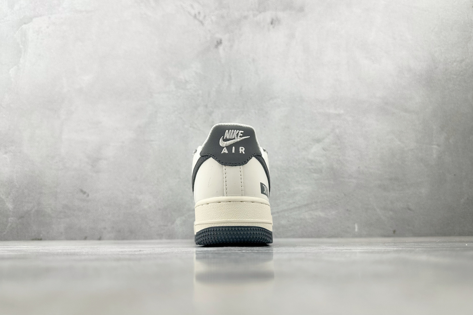 图片[9]-XC  Nike Air Force 1\’07 DIOR 联名 灰白 货号：XS1958 589 尺码：36 36.5 37.5 38 38.5 39 40 40.5 41 42 42.5 43 44 44.5 45-选品中心