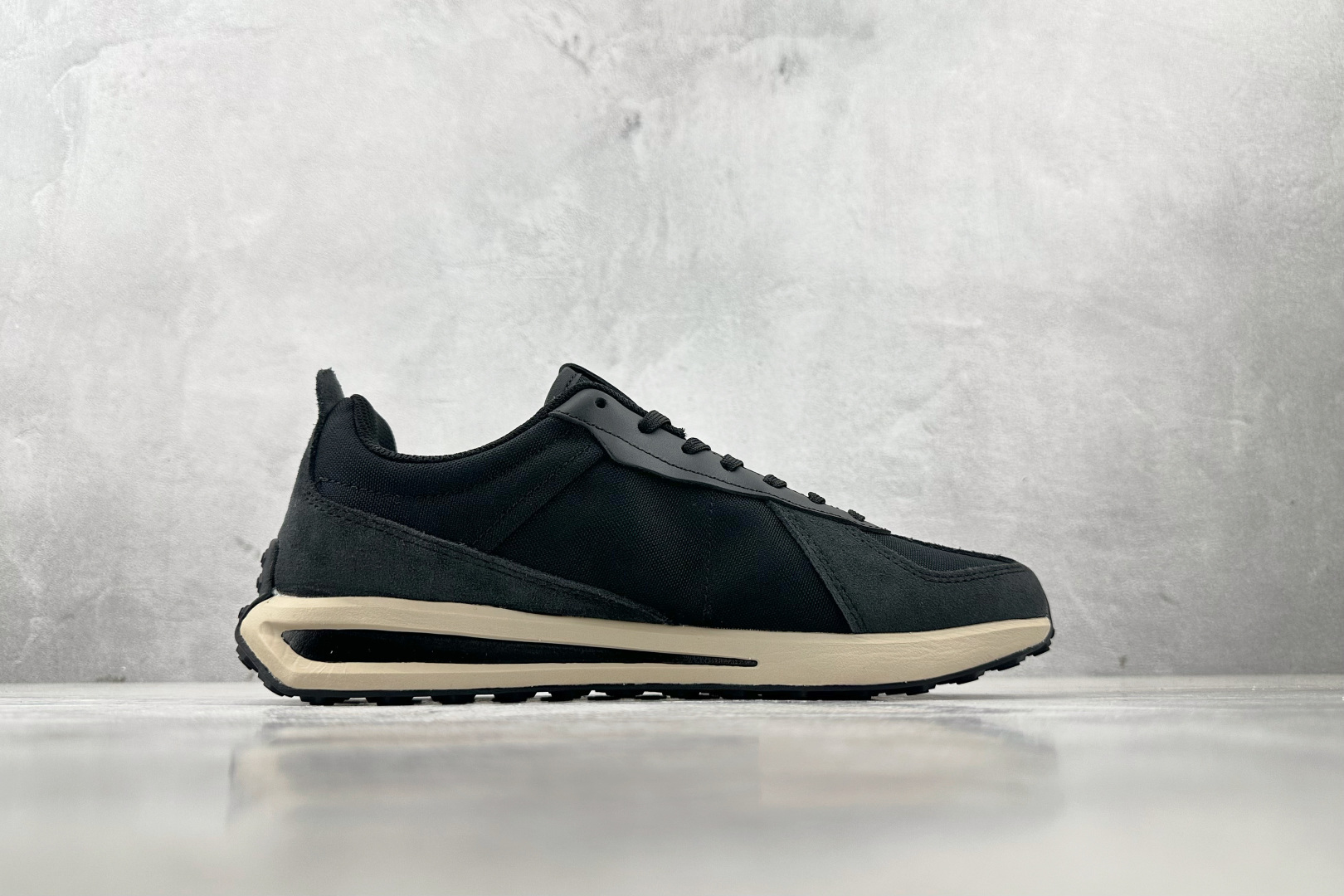 图片[2]-N版  东南亚订单 迪桑特DESCENTE Chron TRAINER 黑色 货号：D5231LSN15 尺码：36 36.5 37 38.5 39 40 40.5 41 42 42.5 43 44 44.5 45-选品中心