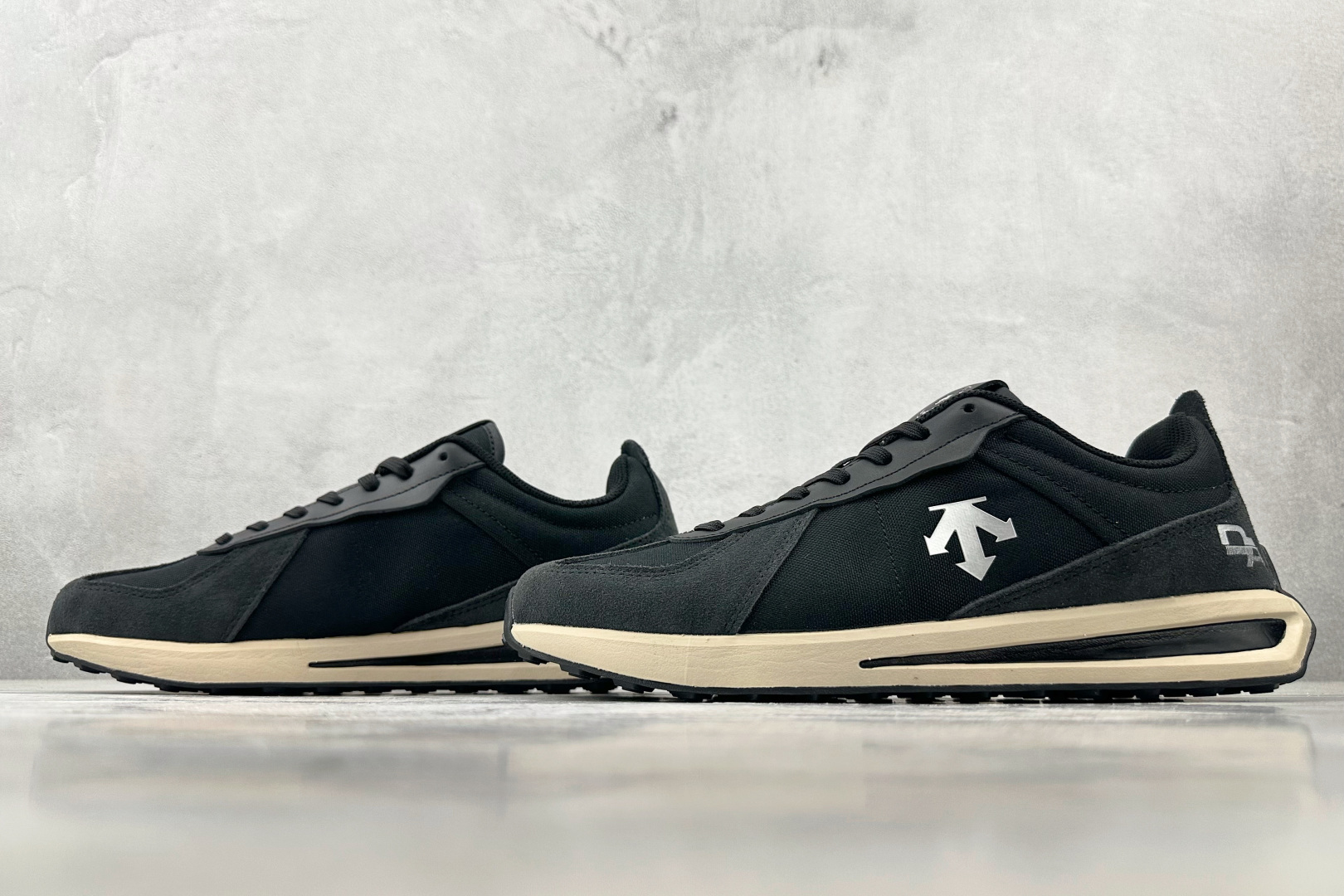 图片[5]-N版  东南亚订单 迪桑特DESCENTE Chron TRAINER 黑色 货号：D5231LSN15 尺码：36 36.5 37 38.5 39 40 40.5 41 42 42.5 43 44 44.5 45-选品中心