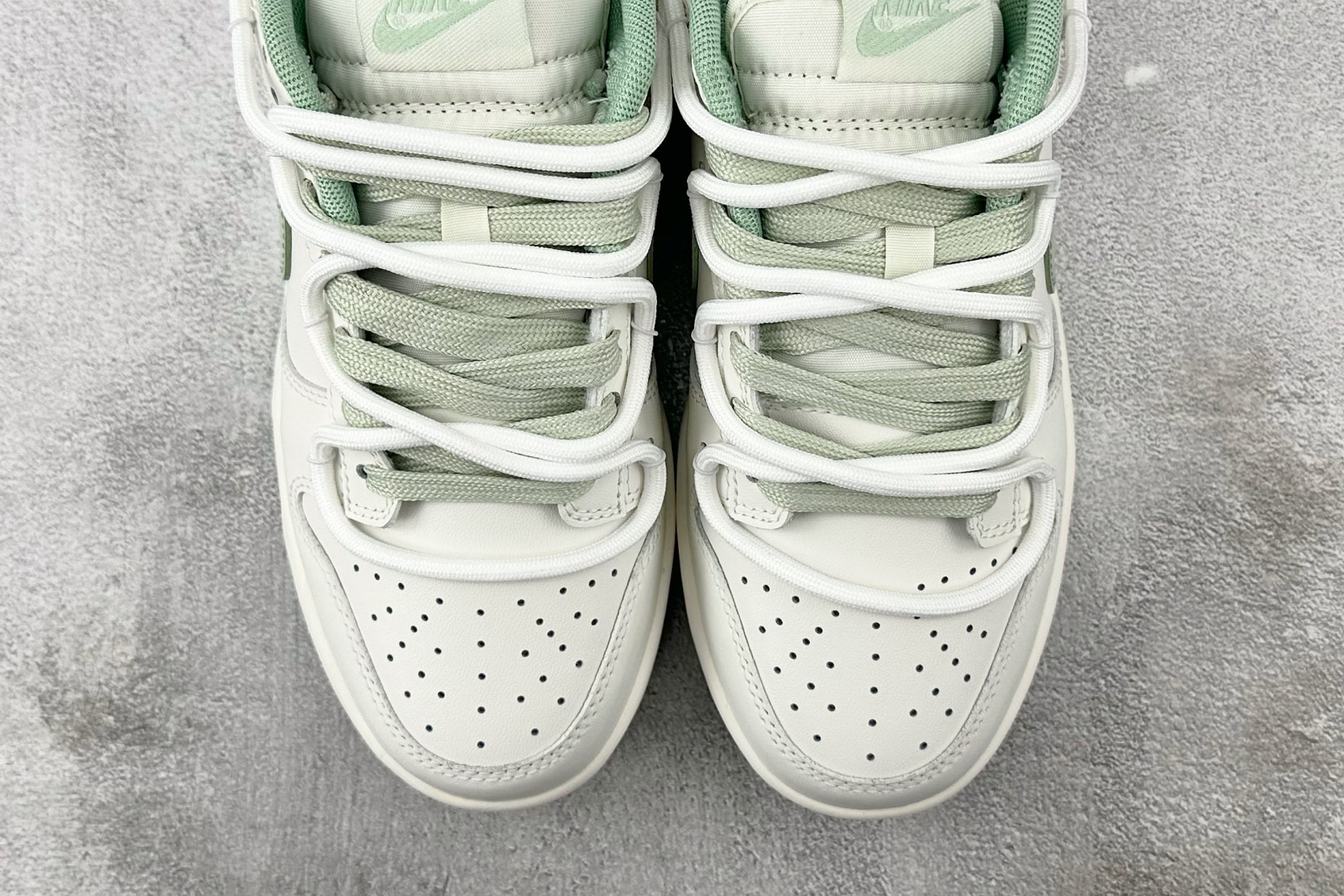  
【定制球鞋】Nike Dunk 雾草汀烟 米白绿

货号：WG0508 048
尺码：36 36.5
