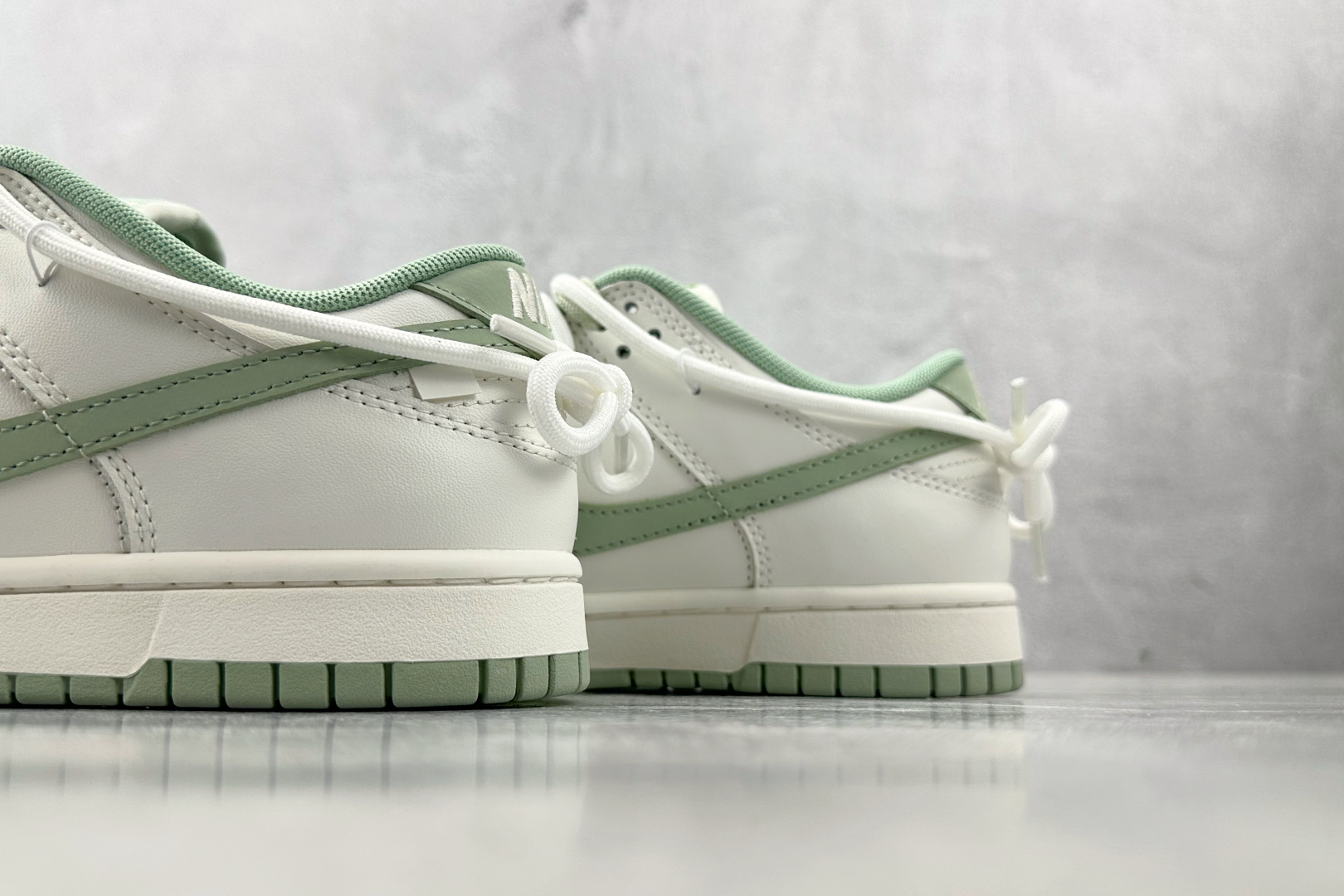  
【定制球鞋】Nike Dunk 雾草汀烟 米白绿

货号：WG0508 048
尺码：36 36.5