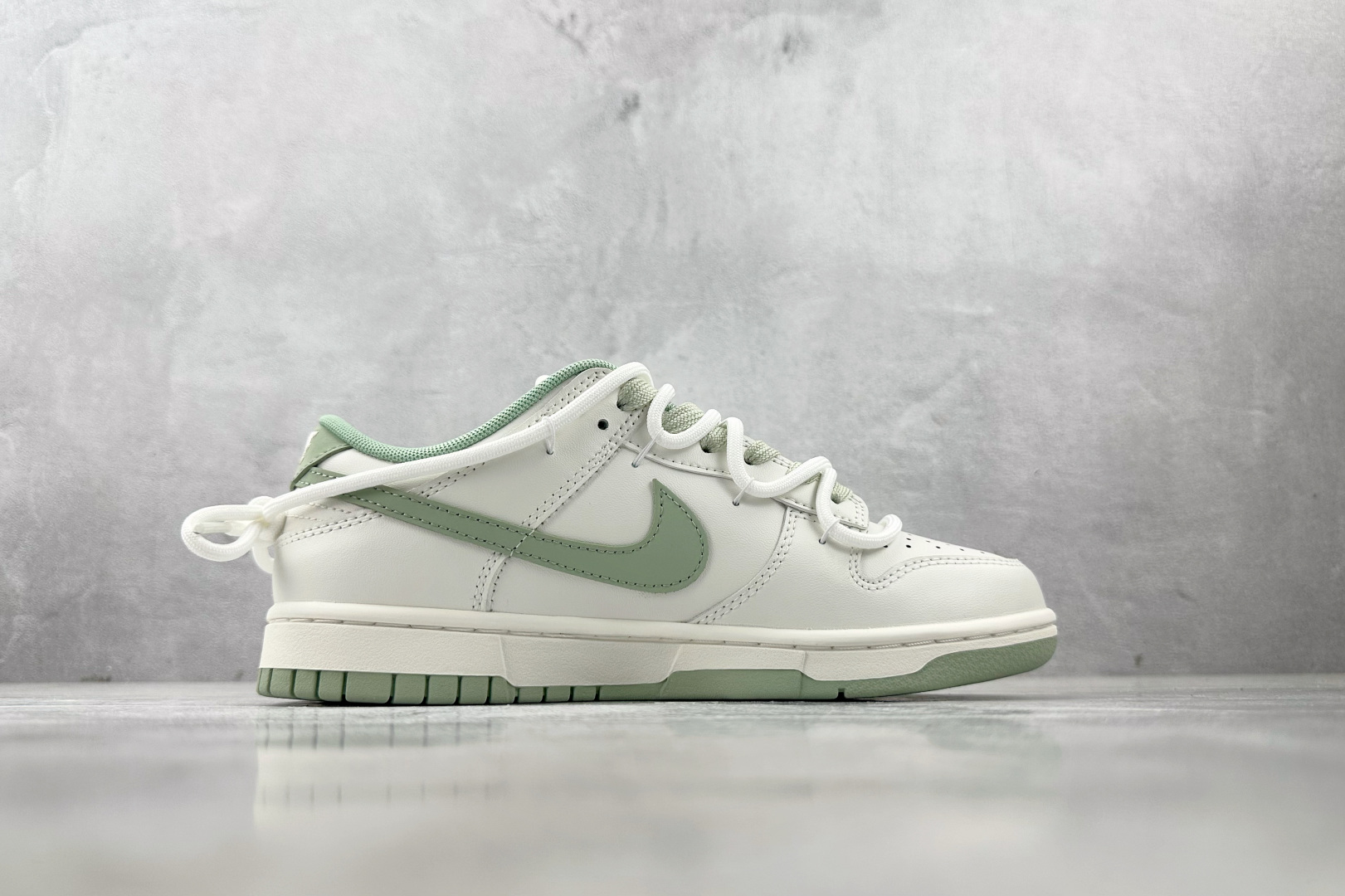  
【定制球鞋】Nike Dunk 雾草汀烟 米白绿

货号：WG0508 048
尺码：36 36.5