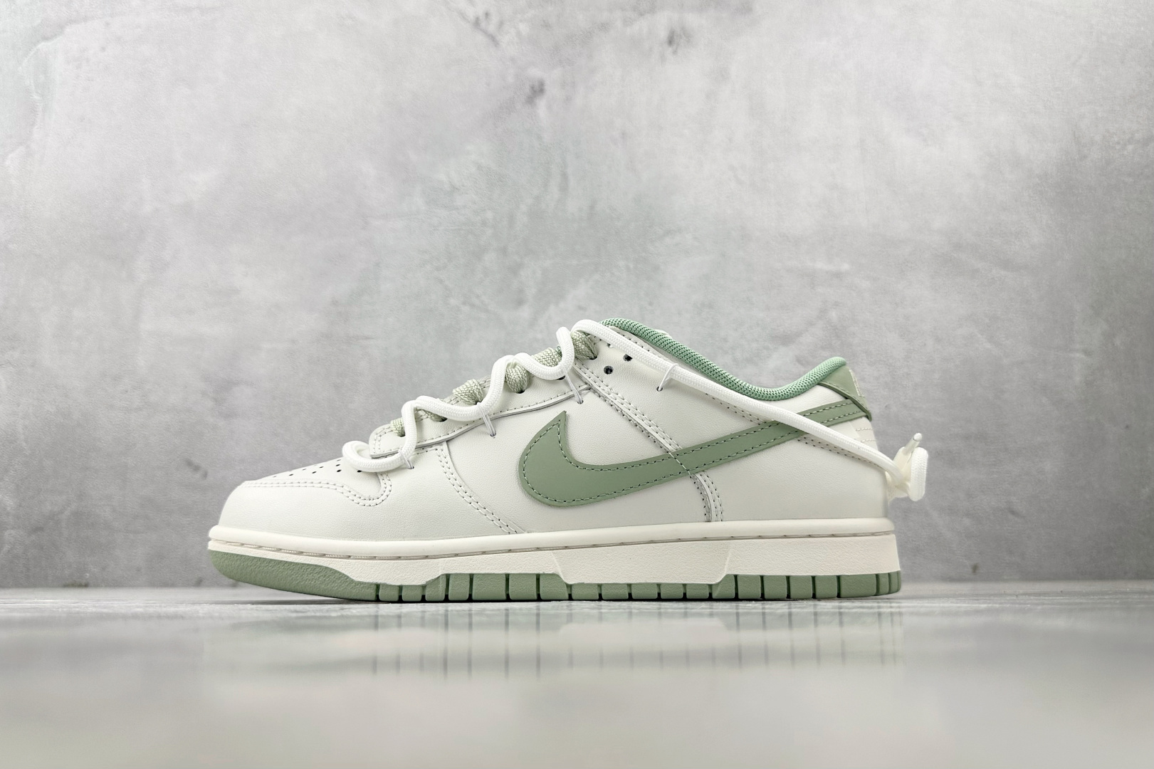  
【定制球鞋】Nike Dunk 雾草汀烟 米白绿

货号：WG0508 048
尺码：36 36.5