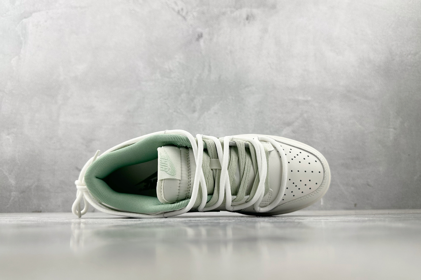  
【定制球鞋】Nike Dunk 雾草汀烟 米白绿

货号：WG0508 048
尺码：36 36.5
