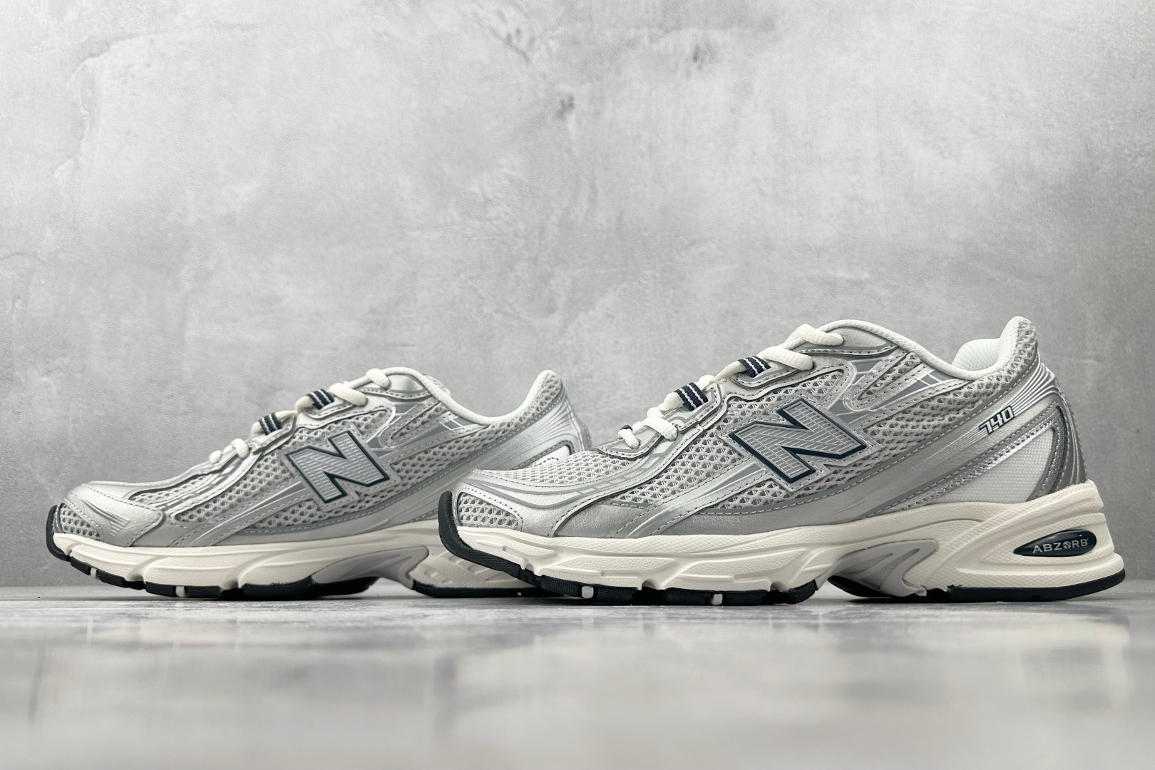 New Balance NB 740 白色货号：U740GC2尺码：36 36.5 37.5 38 38