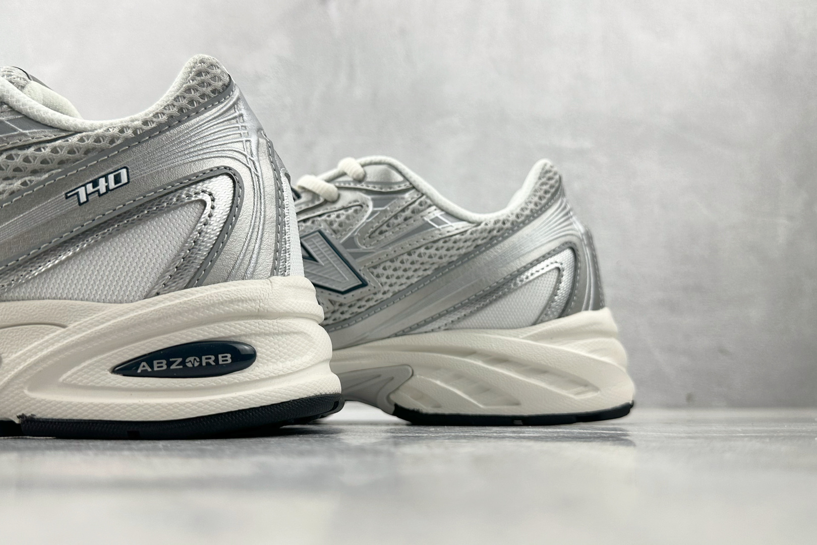 New Balance NB 740 白色货号：U740GC2尺码：36 36.5 37.5 38 38