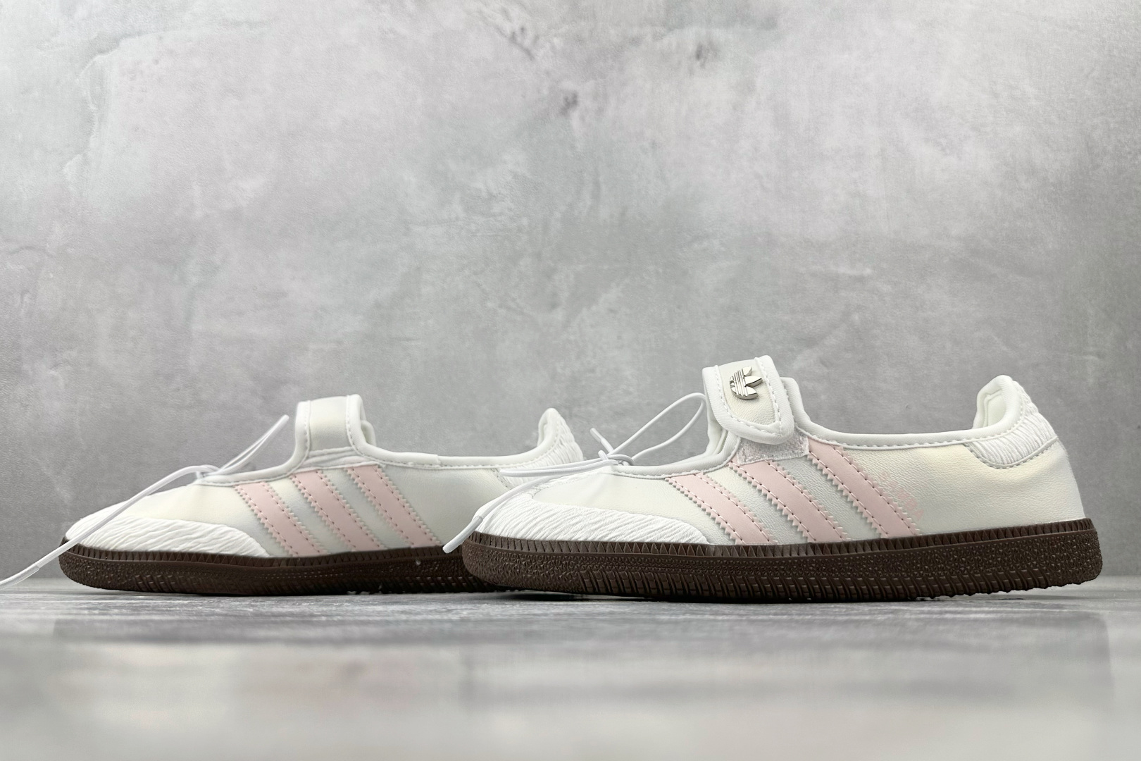 R 版 出口订单 adidas originals Samba Jane 白银色货号 ：JR4482尺码