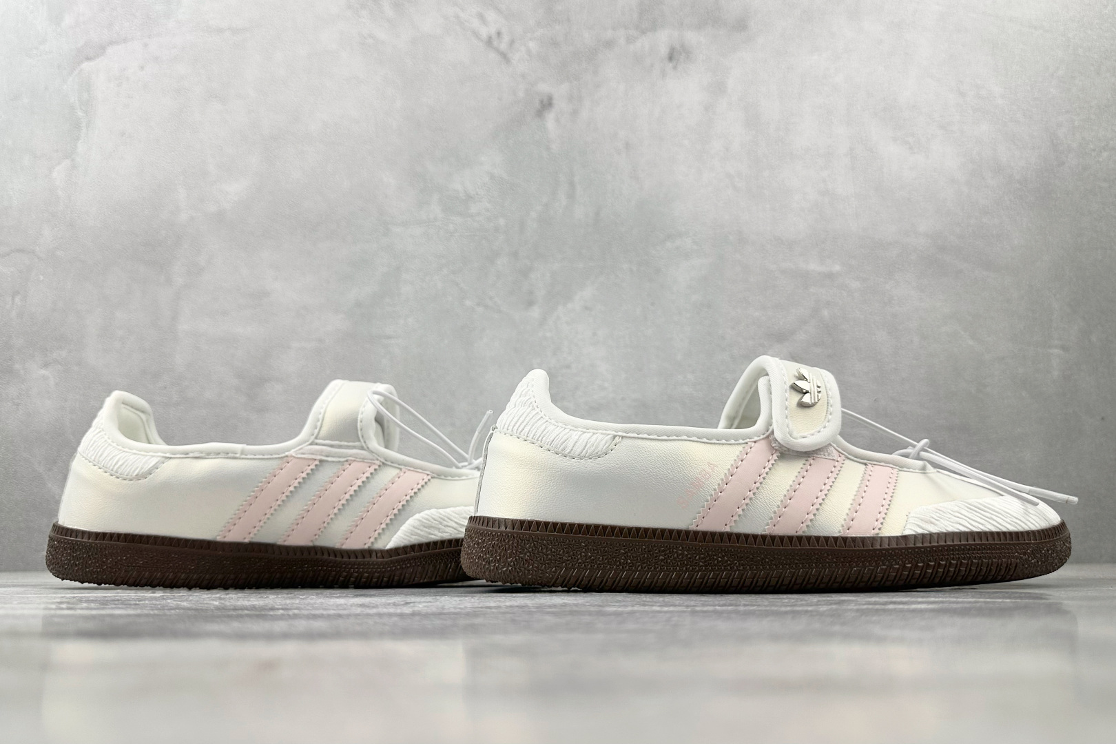 R 版 出口订单 adidas originals Samba Jane 白银色货号 ：JR4482尺码