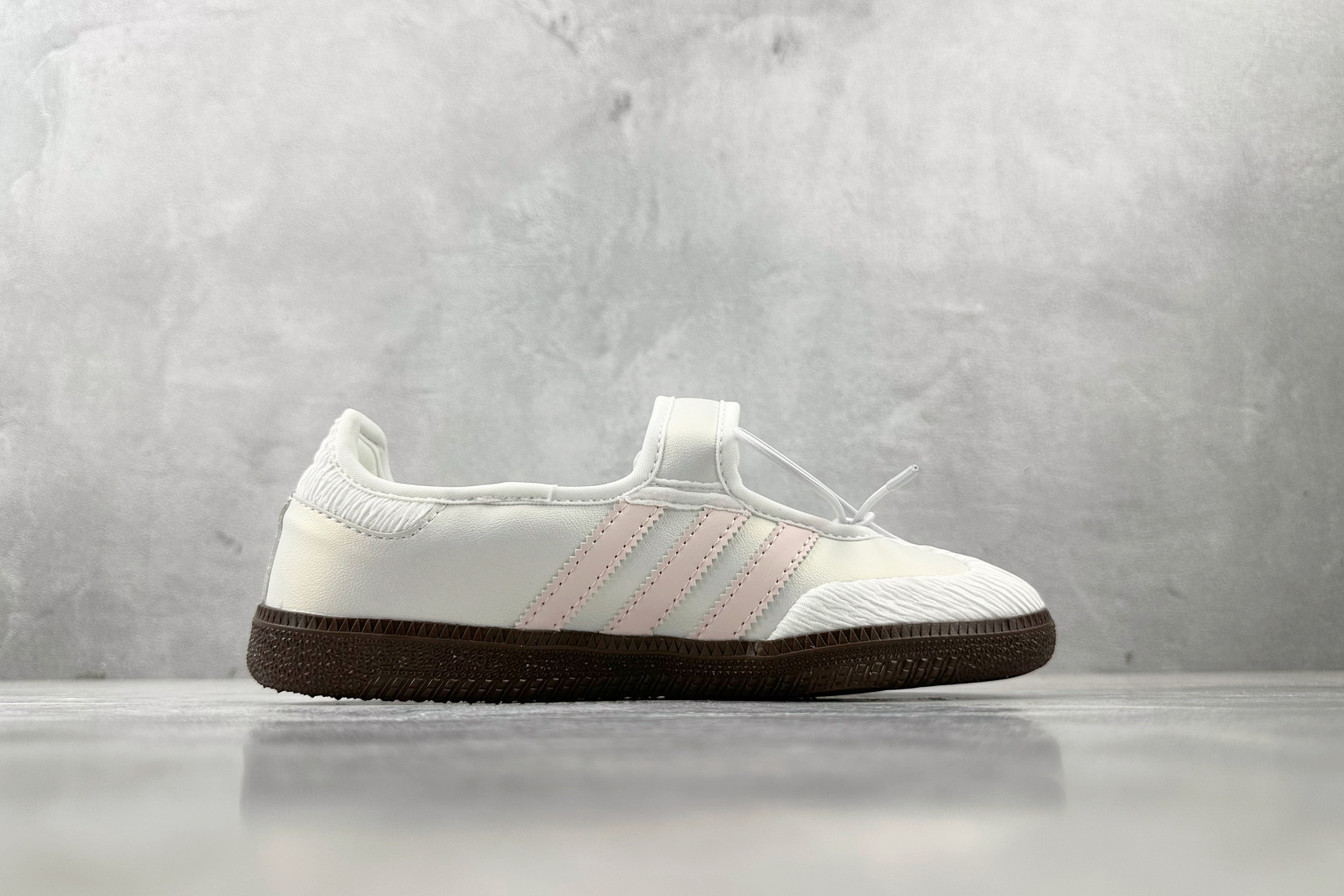 R 版 出口订单 adidas originals Samba Jane 白银色货号 ：JR4482尺码
