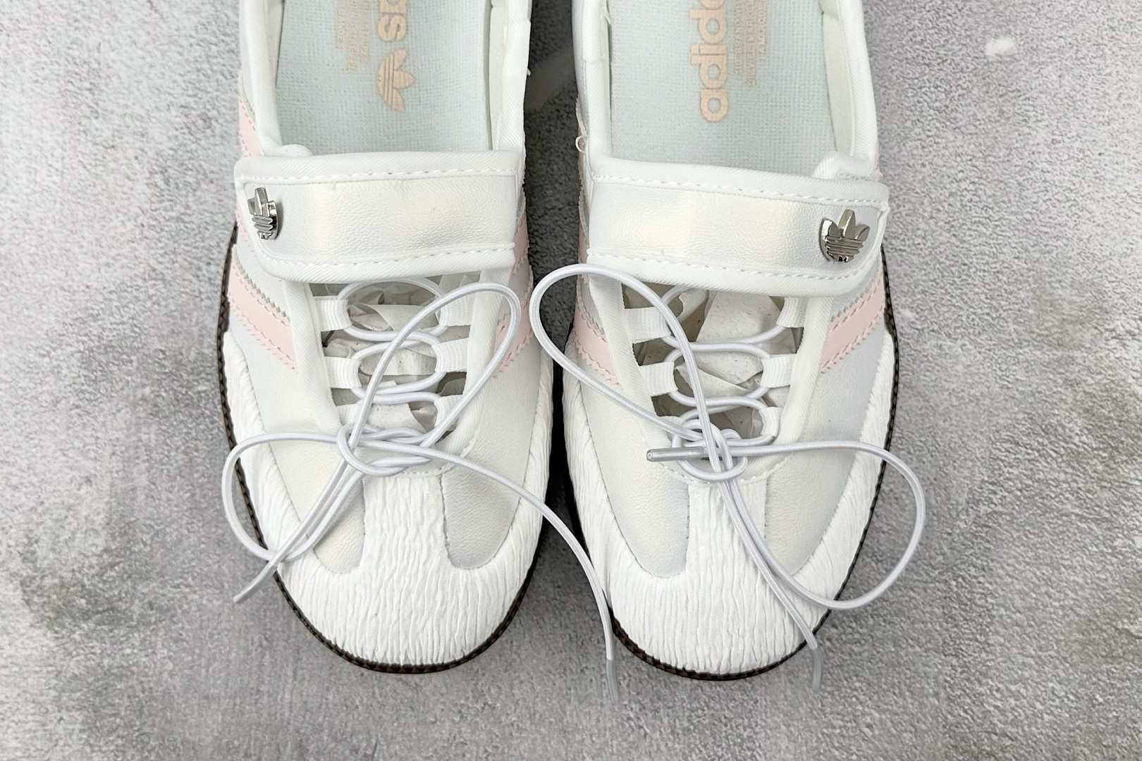 R 版 出口订单 adidas originals Samba Jane 白银色货号 ：JR4482尺码