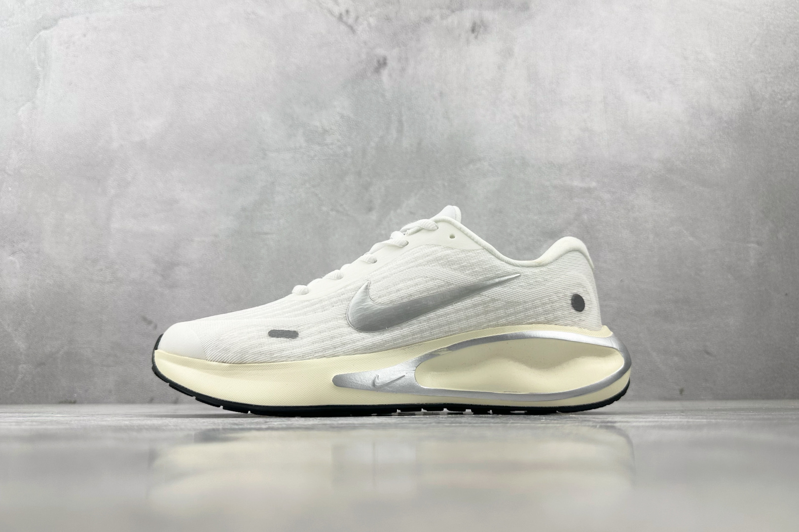 N版  东南亚订单 Nike Journey Run 白灰色 货号：FJ7765-104 尺码：36 36.5 37 38.5 39 40 40.5 41 42 42.5 43 44 44.5 45-选品中心