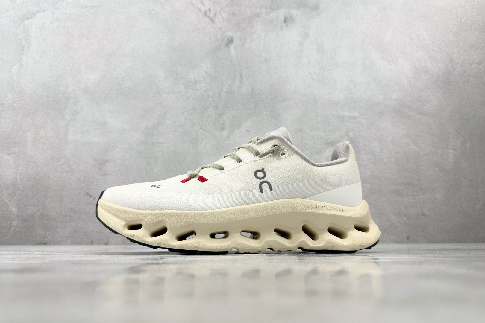 YH  On昂跑 Cloudtilt 米色 货号：3ME10102858 尺码：36 36.5 37 38.5 39 40 40.5 41 42 42.5 43 44 44.5 45-选品中心