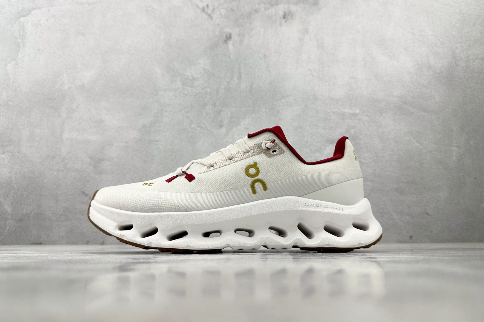 180 On昂跑 Cloudtilt 蛇年限定 象牙白 3WF10562143-Chinese UA Cheap High Quatity Brand Clothes Bags handbags Sneakers wholesale wholesaler seller from China Factory suppliers Fashion Clothing Shoes best Quality Beautiful Price 180 On昂跑 Cloudtilt 蛇年限定 象牙白 3WF10562143