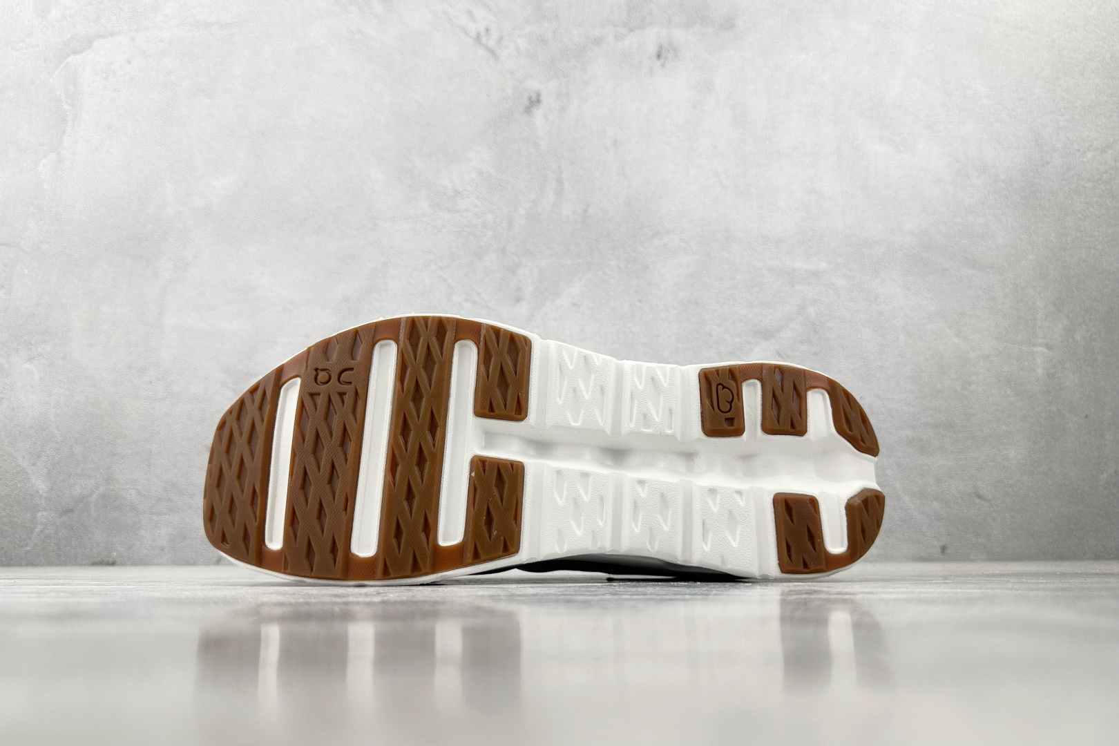 180 On昂跑 Cloudtilt 蛇年限定 象牙白 3WF10562143-Chinese UA Cheap High Quatity Brand Clothes Bags handbags Sneakers wholesale wholesaler seller from China Factory suppliers Fashion Clothing Shoes best Quality Beautiful Price 180 On昂跑 Cloudtilt 蛇年限定 象牙白 3WF10562143