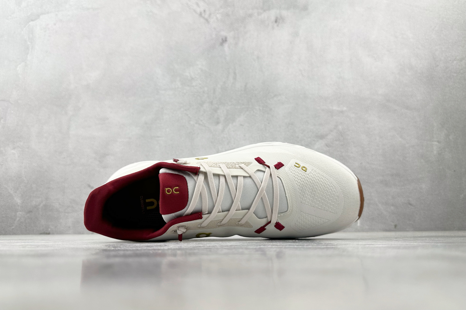 180 On昂跑 Cloudtilt 蛇年限定 象牙白 3WF10562143-Chinese UA Cheap High Quatity Brand Clothes Bags handbags Sneakers wholesale wholesaler seller from China Factory suppliers Fashion Clothing Shoes best Quality Beautiful Price 180 On昂跑 Cloudtilt 蛇年限定 象牙白 3WF10562143