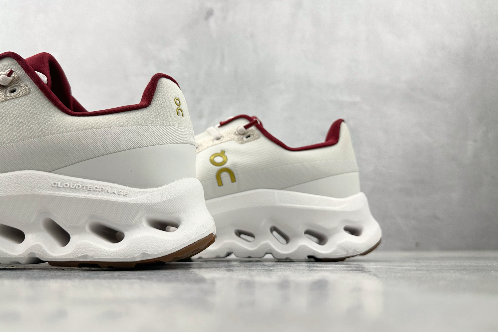 180 On昂跑 Cloudtilt 蛇年限定 象牙白 3WF10562143-Chinese UA Cheap High Quatity Brand Clothes Bags handbags Sneakers wholesale wholesaler seller from China Factory suppliers Fashion Clothing Shoes best Quality Beautiful Price 180 On昂跑 Cloudtilt 蛇年限定 象牙白 3WF10562143