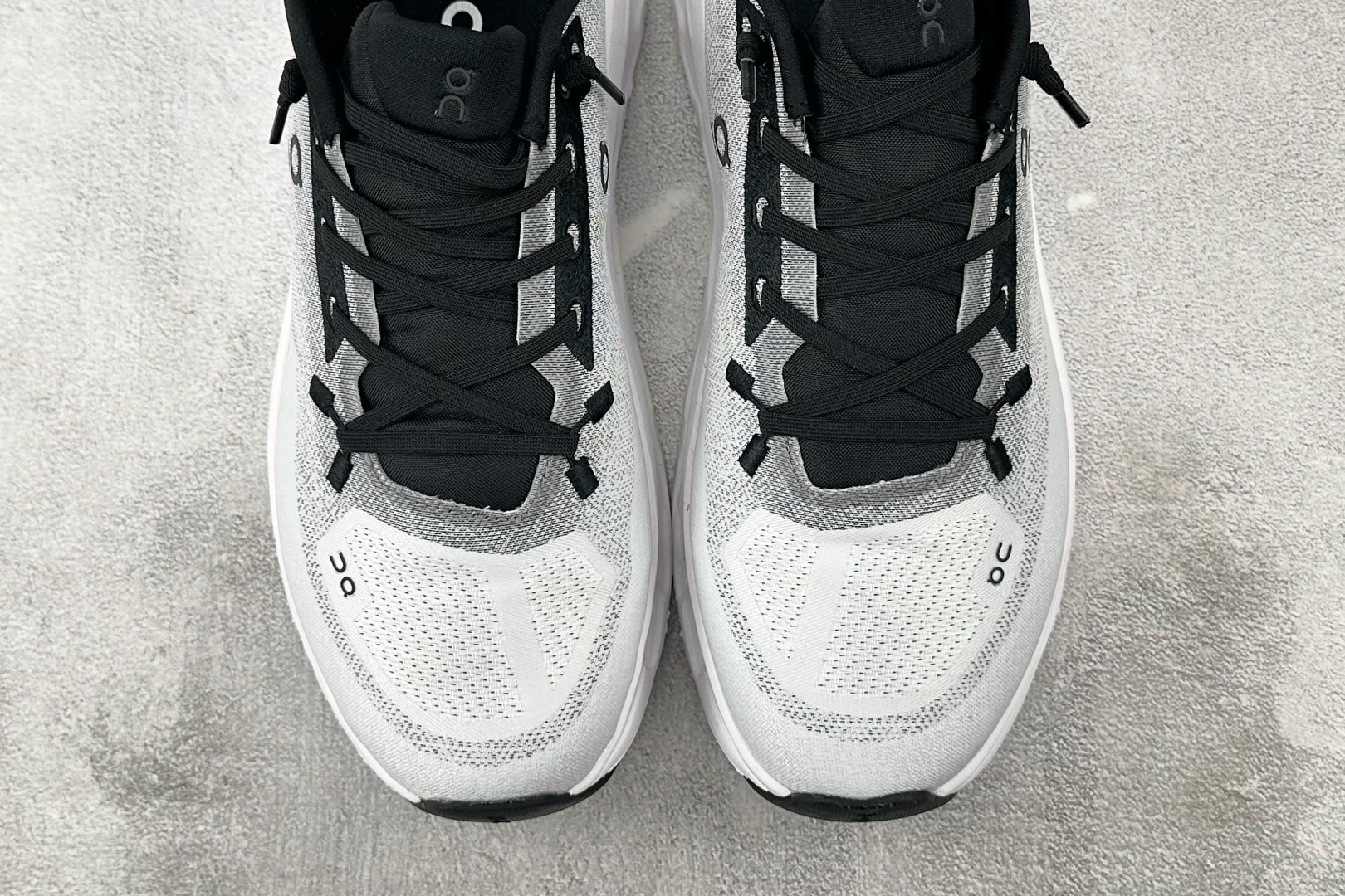 180 On昂跑 Cloudtilt 白黑 3ME10101002-Chinese  UA Cheap High Quatity Brand  Clothes Bags handbags Sneakers wholesale wholesaler seller from China Factory suppliers Fashion Clothing  Shoes best Quality Beautiful Price  180 On昂跑 Cloudtilt 白黑 3ME10101002