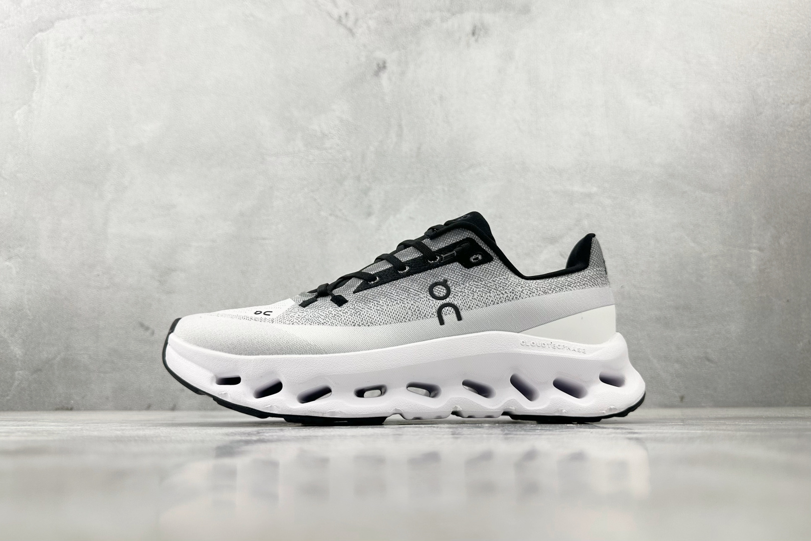 180 On昂跑 Cloudtilt 白黑 3ME10101002-Chinese  UA Cheap High Quatity Brand  Clothes Bags handbags Sneakers wholesale wholesaler seller from China Factory suppliers Fashion Clothing  Shoes best Quality Beautiful Price  180 On昂跑 Cloudtilt 白黑 3ME10101002