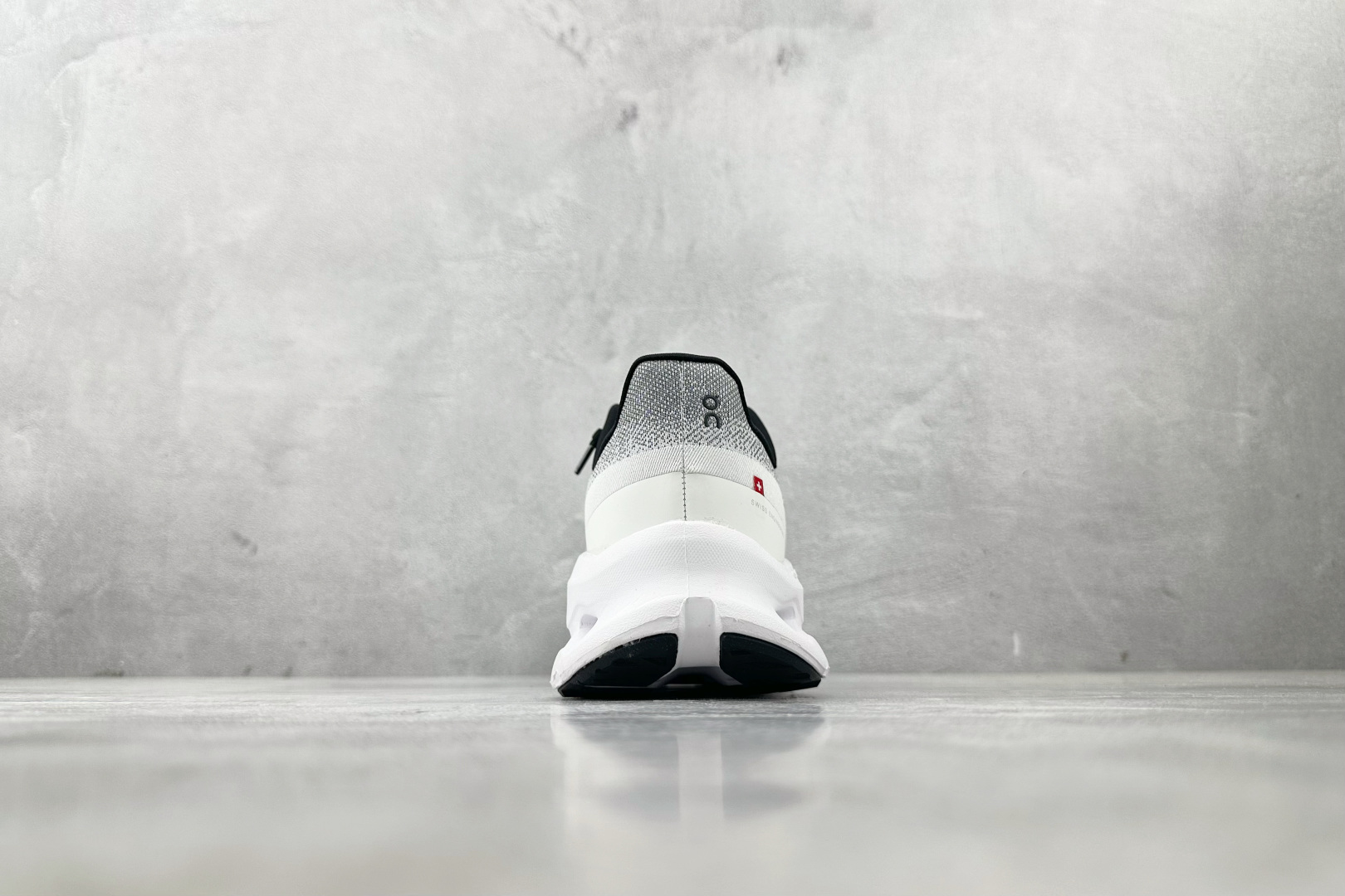 180 On昂跑 Cloudtilt 白黑 3ME10101002-Chinese  UA Cheap High Quatity Brand  Clothes Bags handbags Sneakers wholesale wholesaler seller from China Factory suppliers Fashion Clothing  Shoes best Quality Beautiful Price  180 On昂跑 Cloudtilt 白黑 3ME10101002