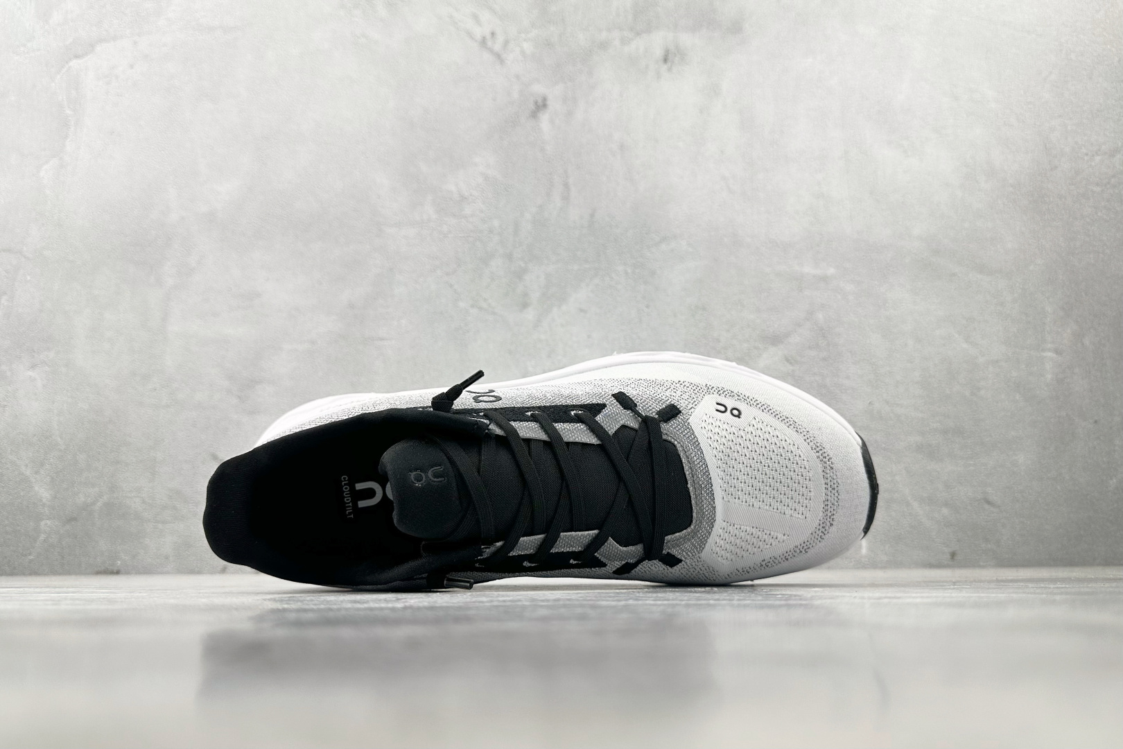 180 On昂跑 Cloudtilt 白黑 3ME10101002-Chinese  UA Cheap High Quatity Brand  Clothes Bags handbags Sneakers wholesale wholesaler seller from China Factory suppliers Fashion Clothing  Shoes best Quality Beautiful Price  180 On昂跑 Cloudtilt 白黑 3ME10101002