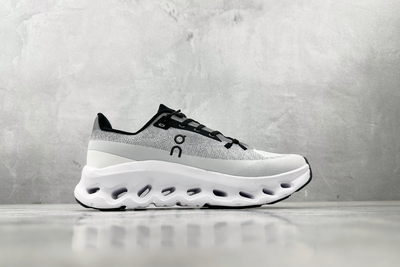 180 On昂跑 Cloudtilt 白黑 3ME10101002-Chinese  UA Cheap High Quatity Brand  Clothes Bags handbags Sneakers wholesale wholesaler seller from China Factory suppliers Fashion Clothing  Shoes best Quality Beautiful Price  180 On昂跑 Cloudtilt 白黑 3ME10101002