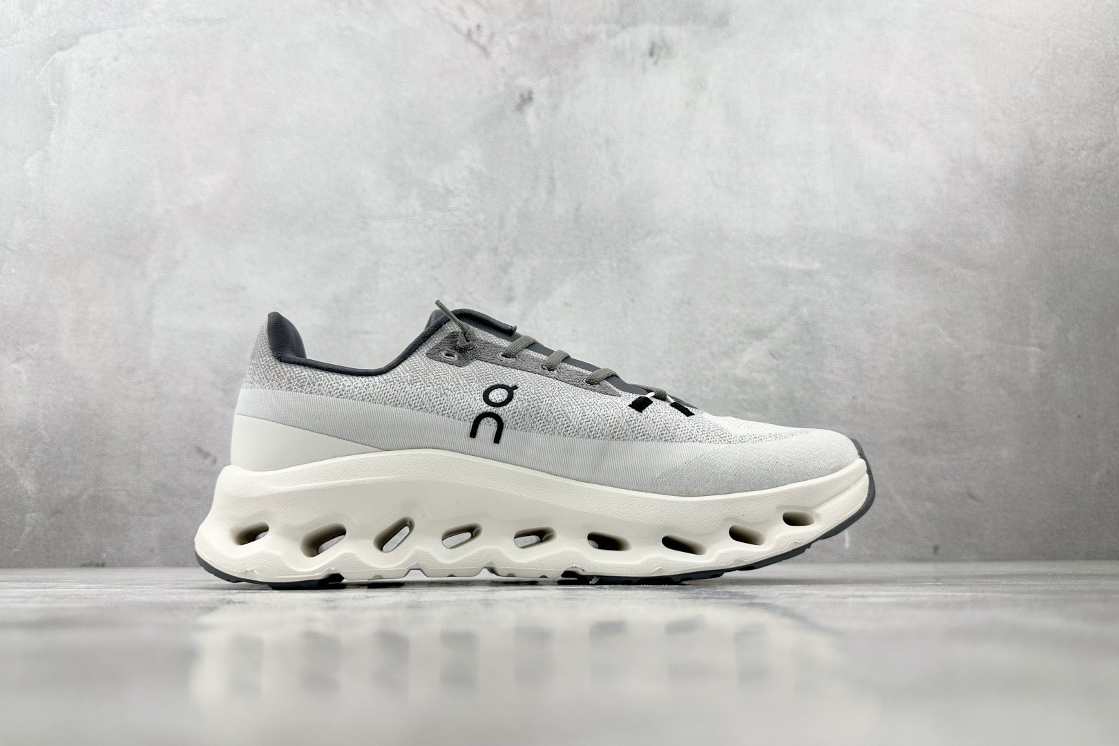 图片[2]-YH  On昂跑 Cloudtilt 灰白 货号：3ME10103247 尺码：36 36.5 37 38.5 39 40 40.5 41 42 42.5 43 44 44.5 45-选品中心