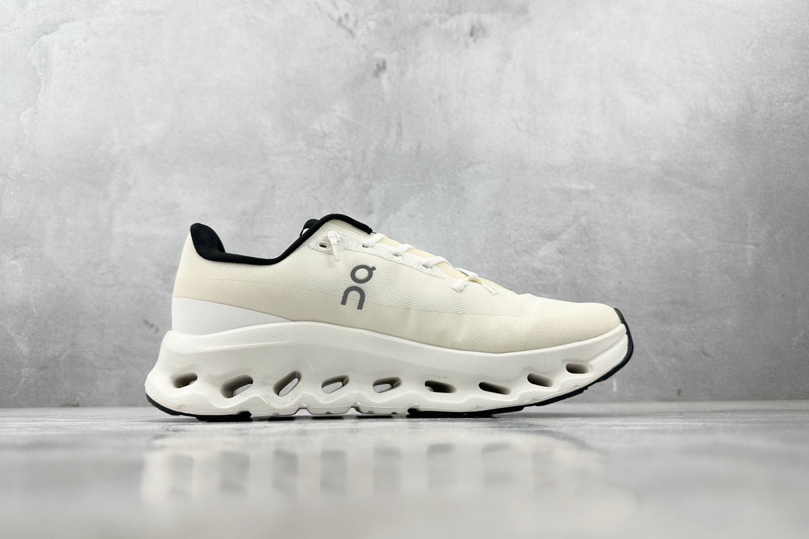 图片[2]-YH  On昂跑 Cloudtilt WMNS Pearl/Ice米白色 货号：3WE10052531 尺码：36 36.5 37 38.5 39 40 40.5 41 42 42.5 43 44 44.5 45-选品中心