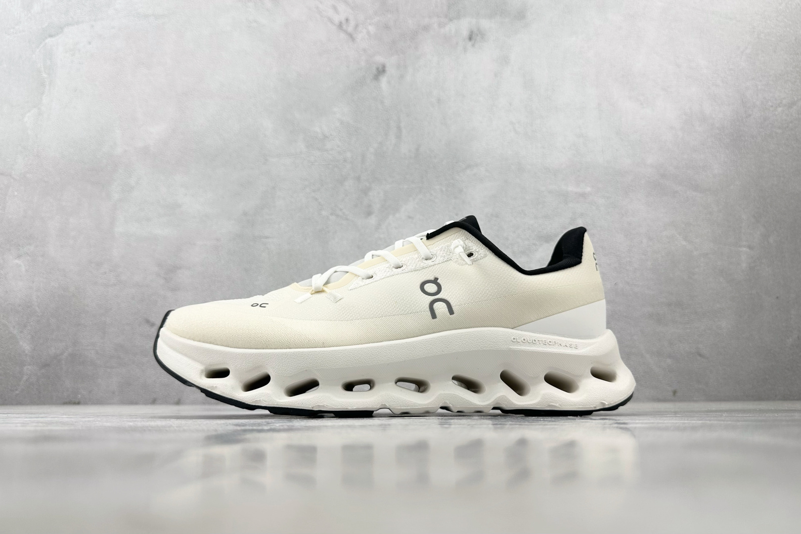 YH  On昂跑 Cloudtilt WMNS Pearl/Ice米白色 货号：3WE10052531 尺码：36 36.5 37 38.5 39 40 40.5 41 42 42.5 43 44 44.5 45-选品中心