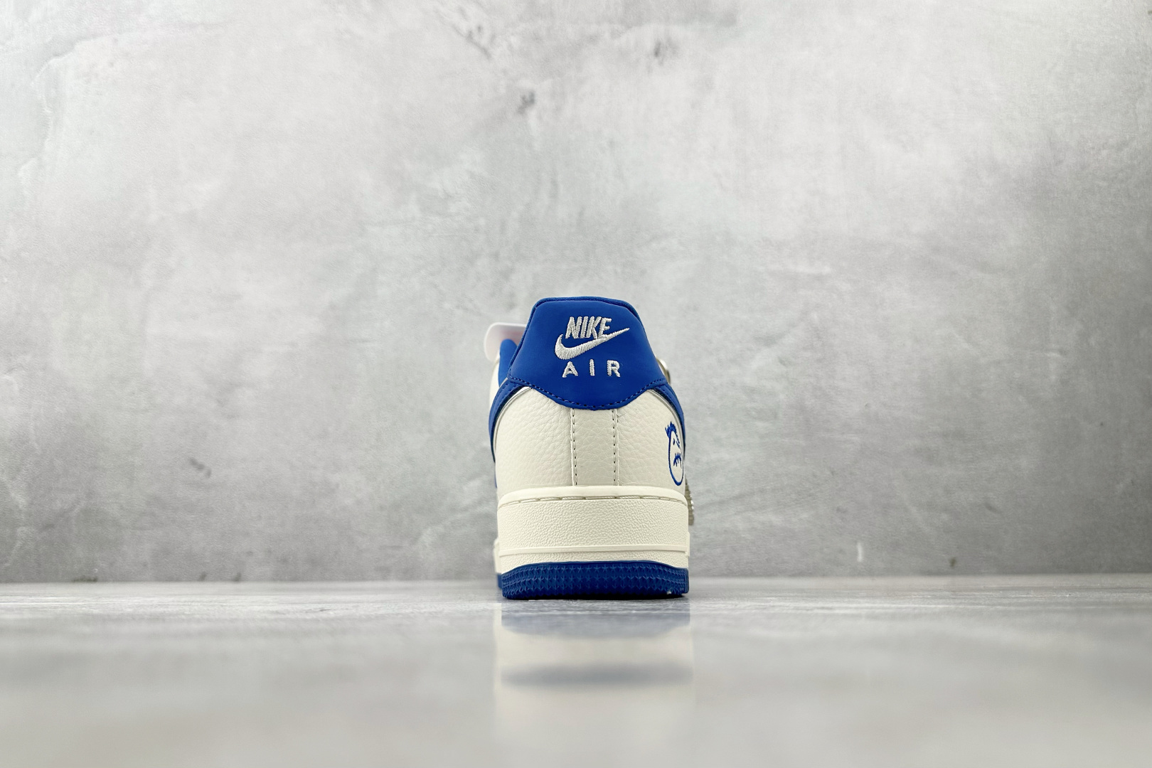 260 Nike Air Force 1'07 鬼脸 联名 白蓝 DF0188-071